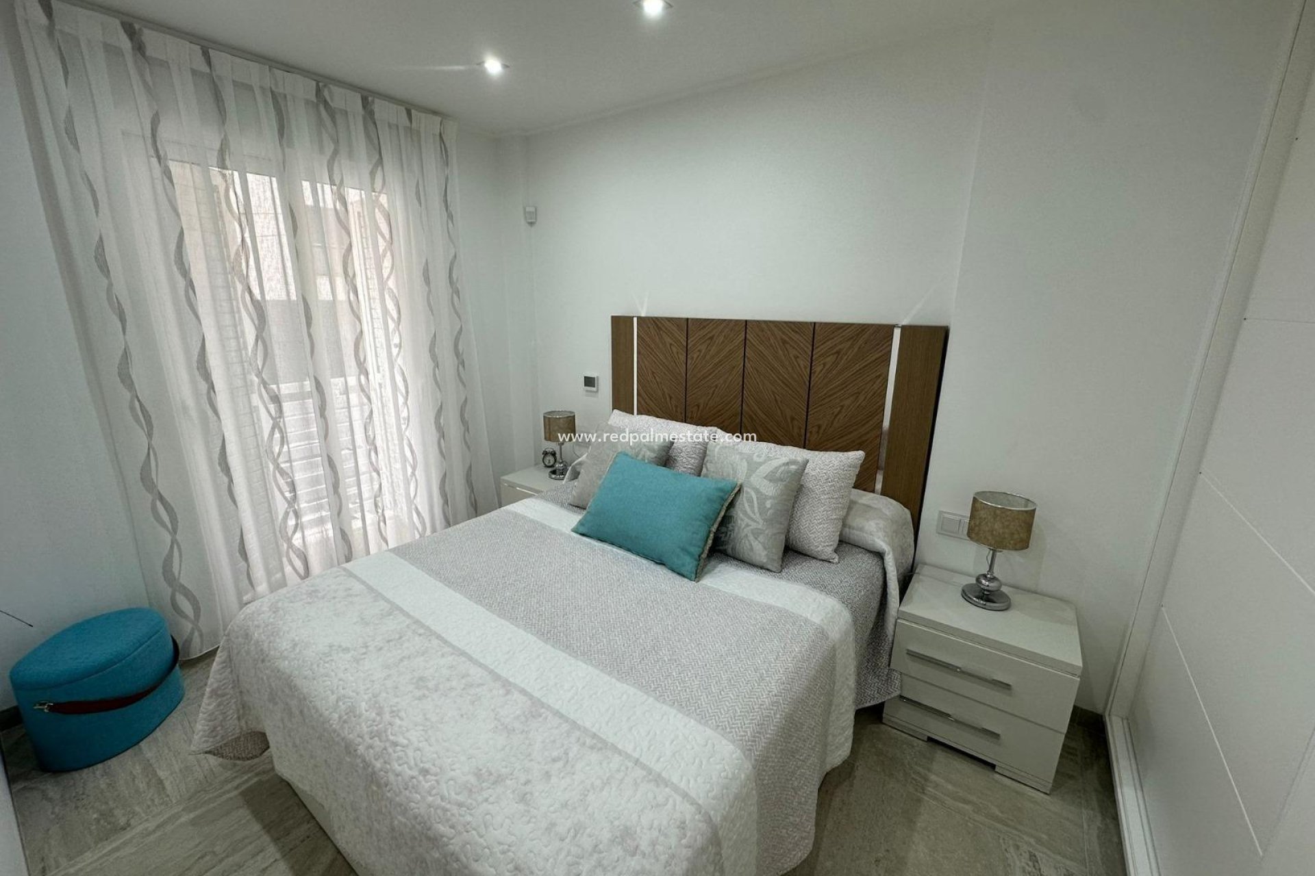 Resale - Detached Villa -
Torrevieja - La Mata