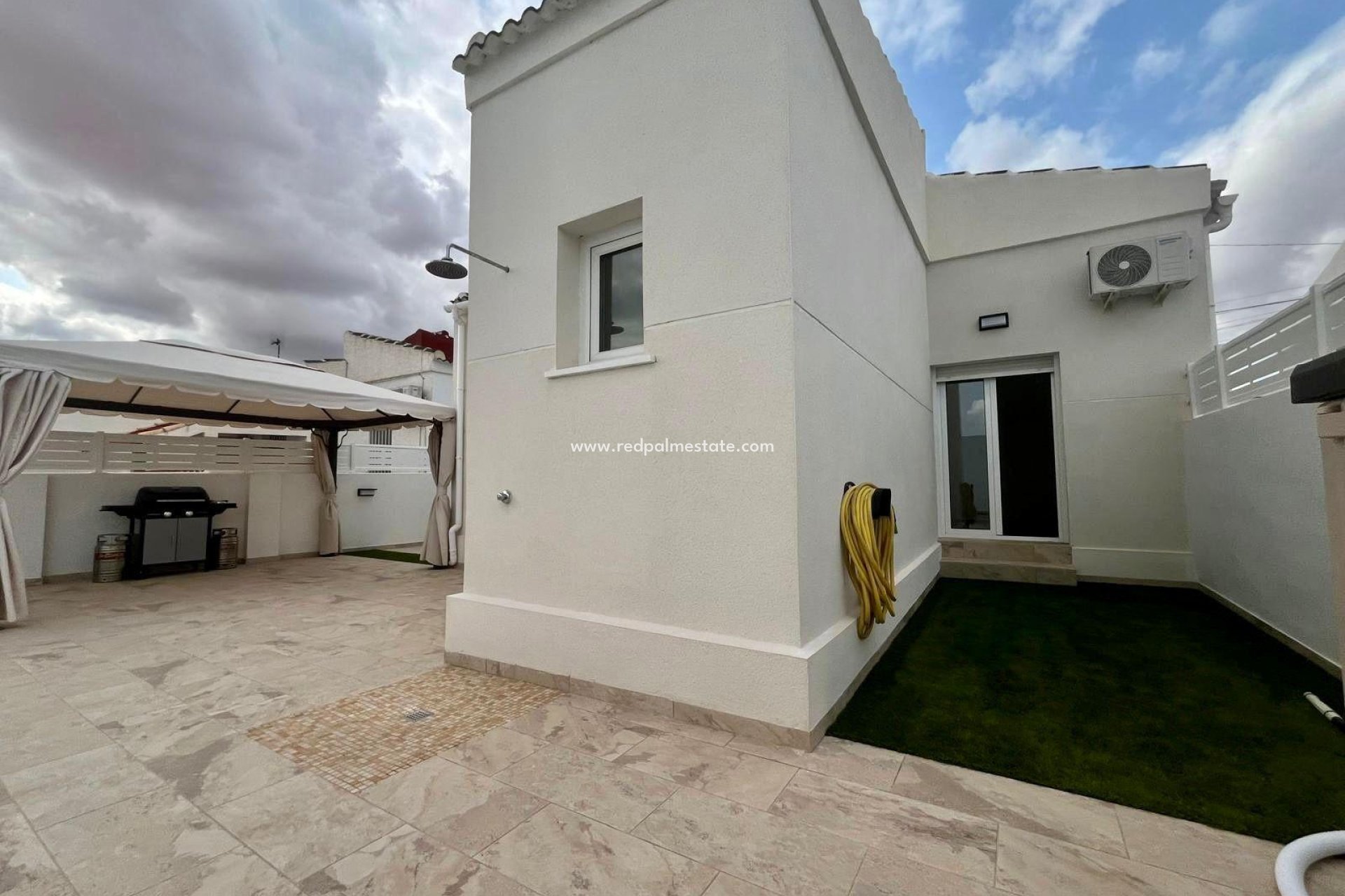 Resale - Detached Villa -
Torrevieja - La Siesta - El Salado -  Torreta