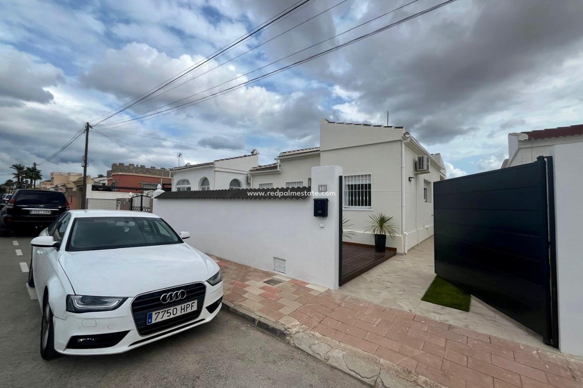 Resale - Detached Villa -
Torrevieja - La Siesta - El Salado -  Torreta