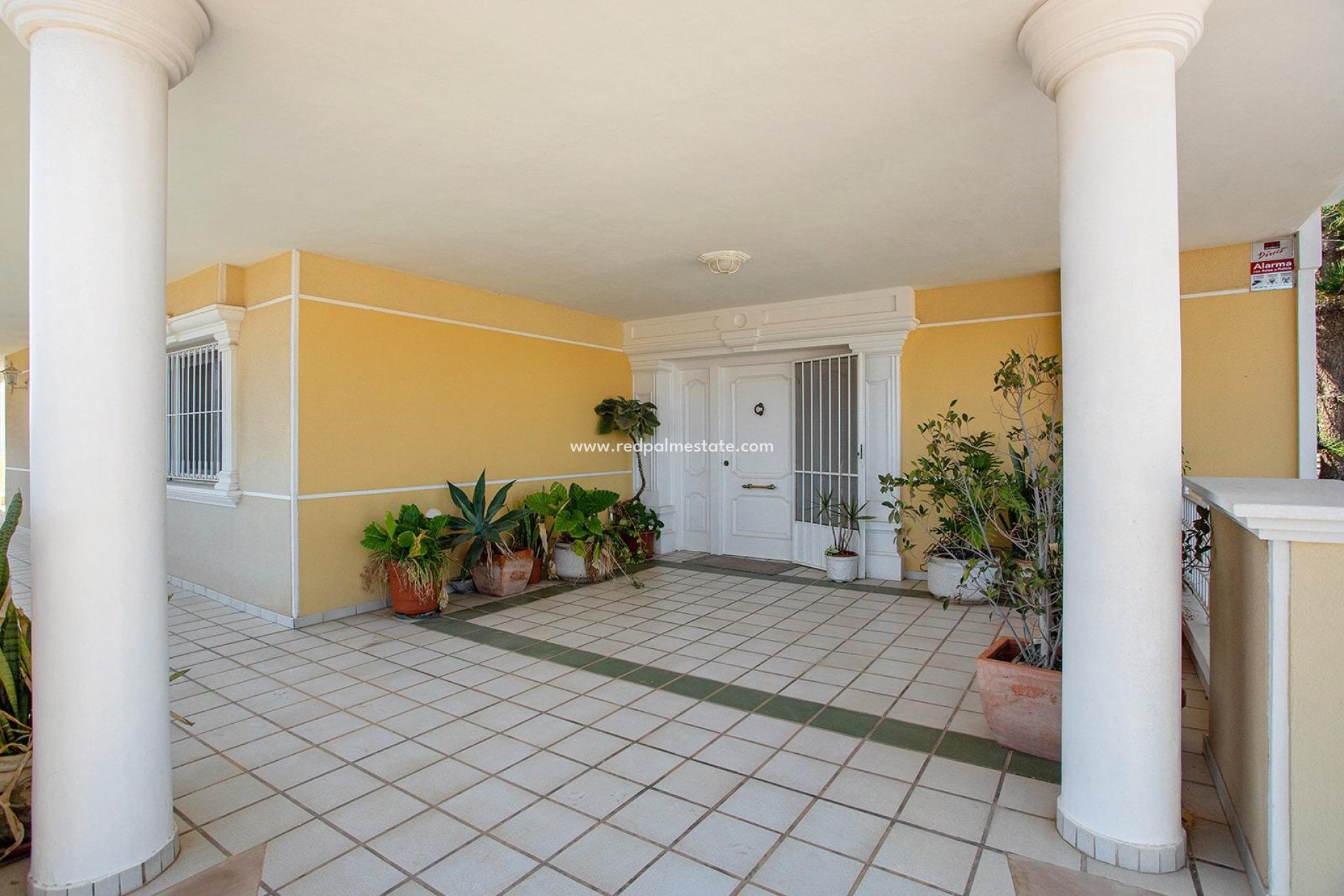 Resale - Detached Villa -
Torrevieja - La Siesta - El Salado -  Torreta