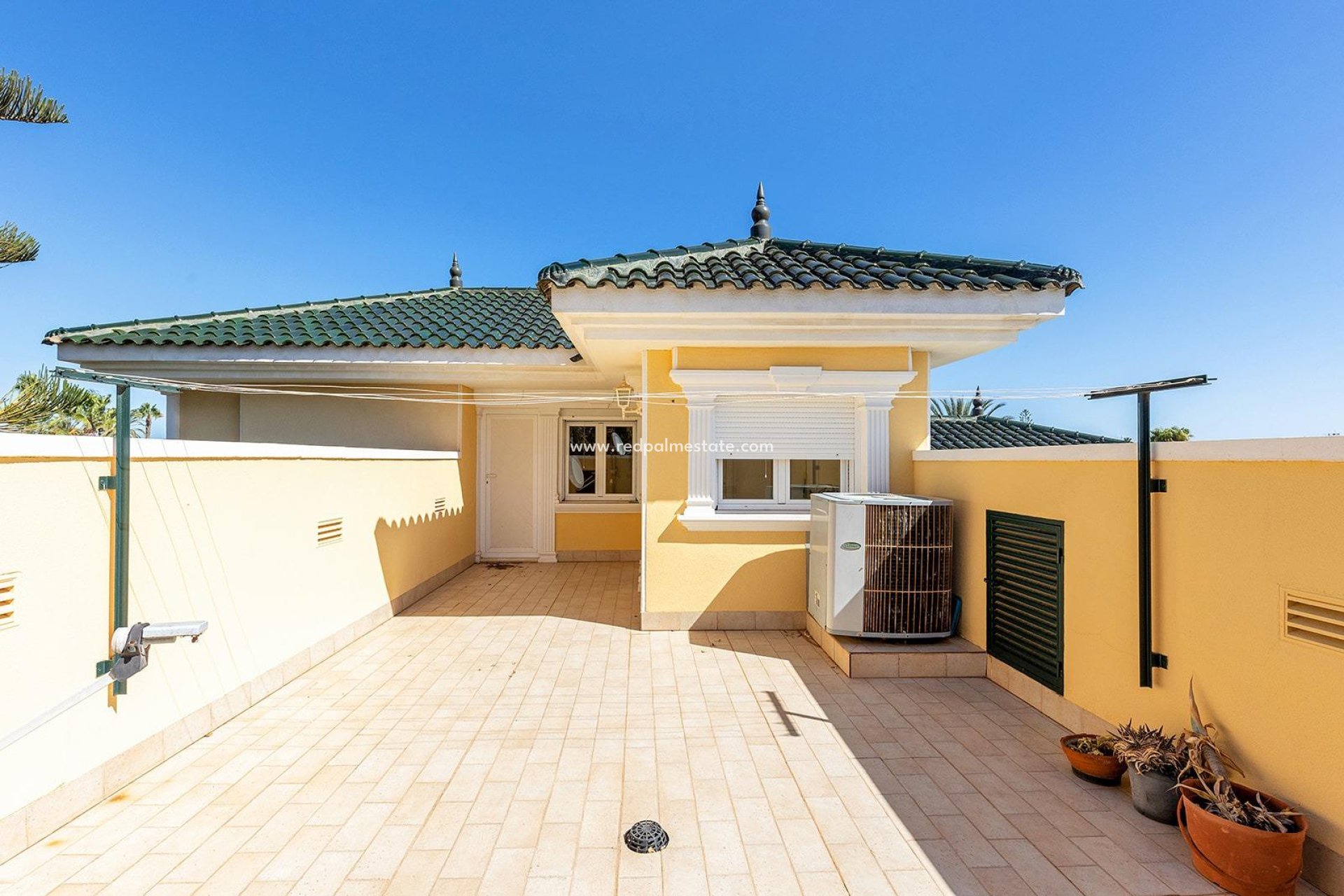 Resale - Detached Villa -
Torrevieja - La Siesta - El Salado -  Torreta