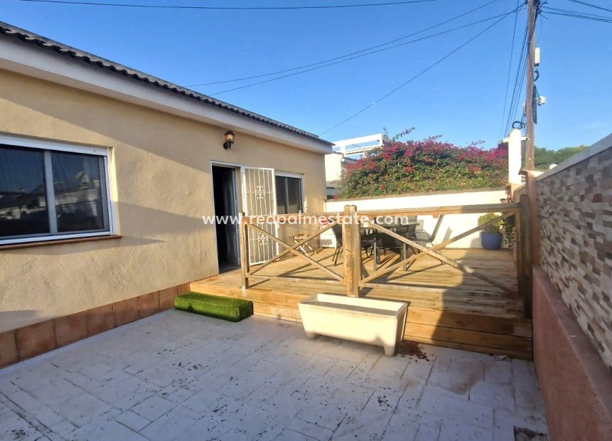 Resale - Detached Villa -
Torrevieja - La Siesta - El Salado -  Torreta