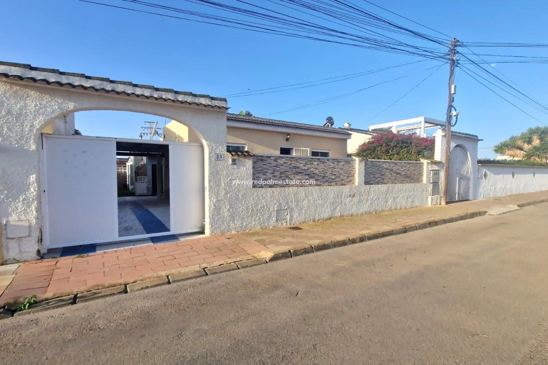 Resale - Detached Villa -
Torrevieja - La Siesta - El Salado -  Torreta