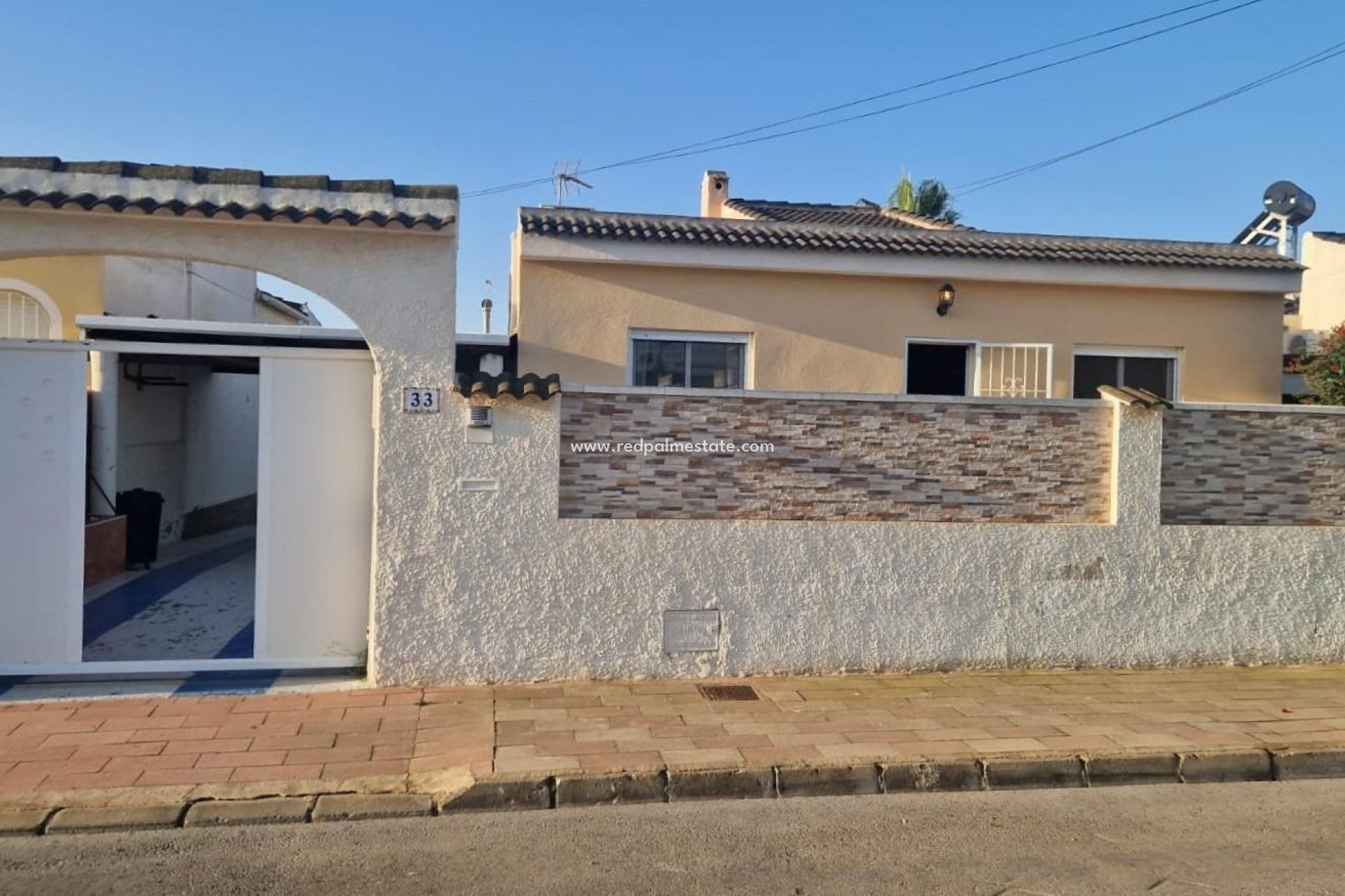 Resale - Detached Villa -
Torrevieja - La Siesta - El Salado -  Torreta