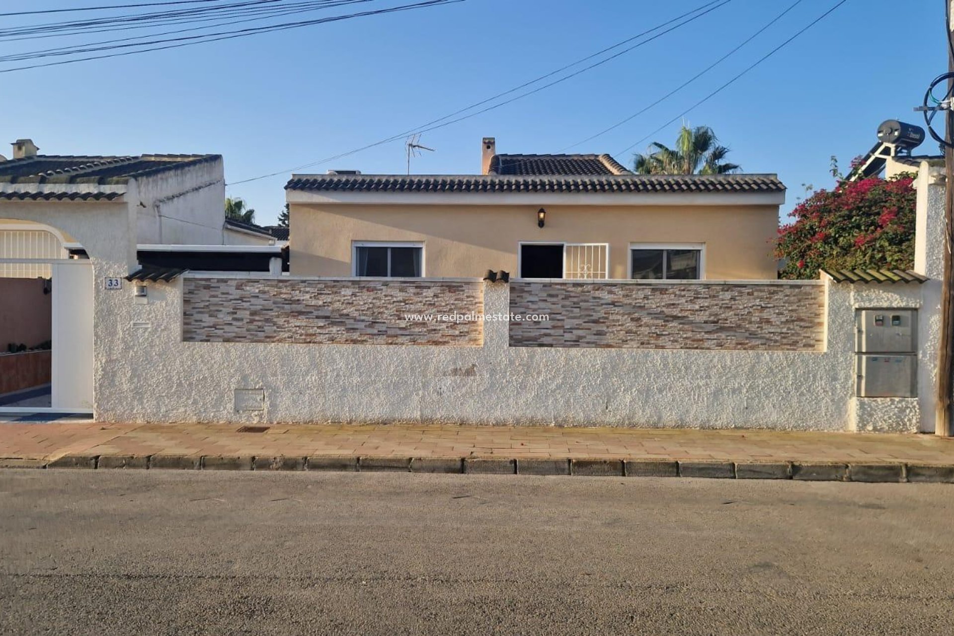 Resale - Detached Villa -
Torrevieja - La Siesta - El Salado -  Torreta