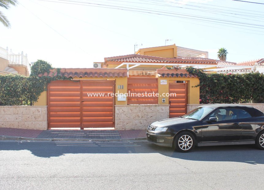 Resale - Detached Villa -
Torrevieja