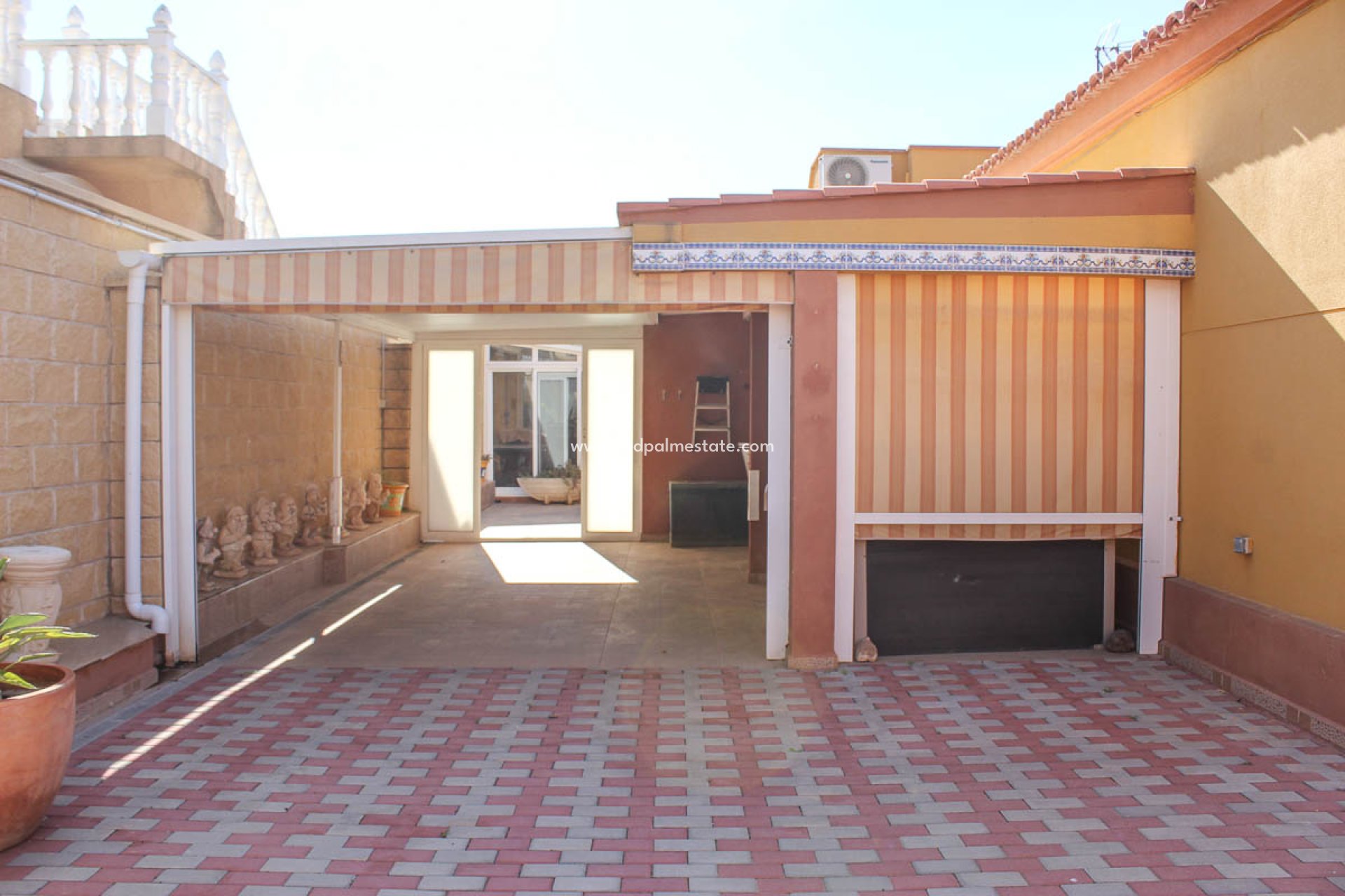 Resale - Detached Villa -
Torrevieja