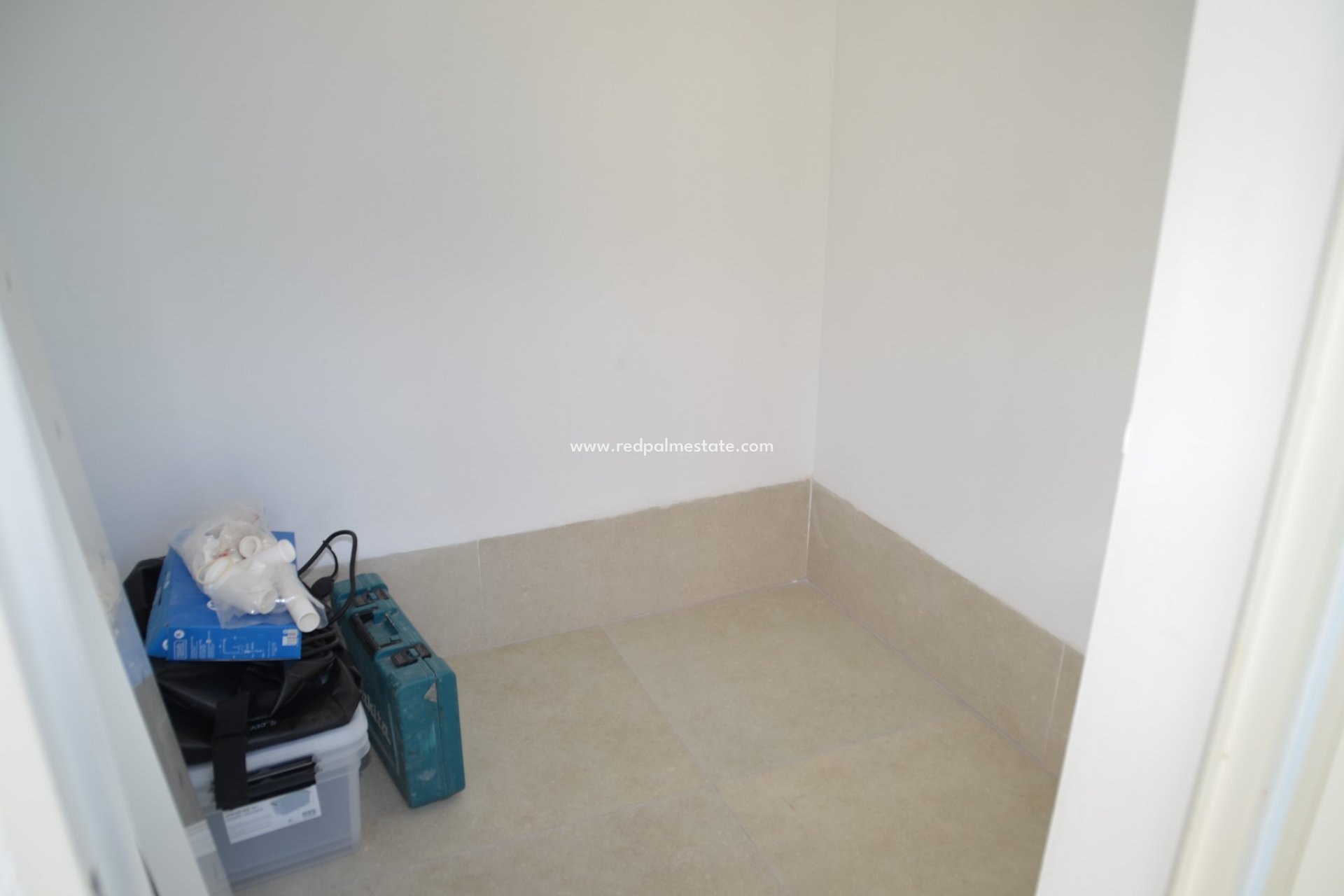 Resale - Duplex -
Lo Pagan - Lo pagan