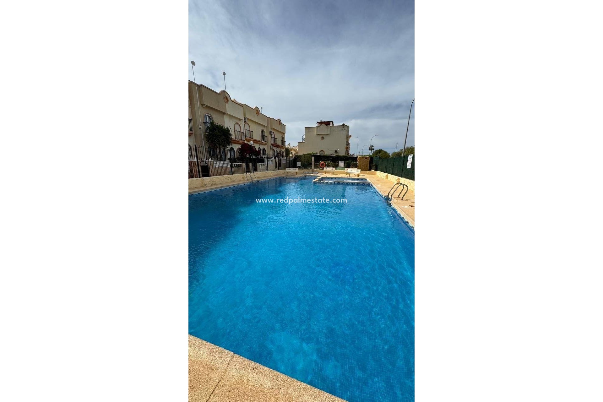 Resale - Duplex -
Orihuela Costa - La Ceñuela