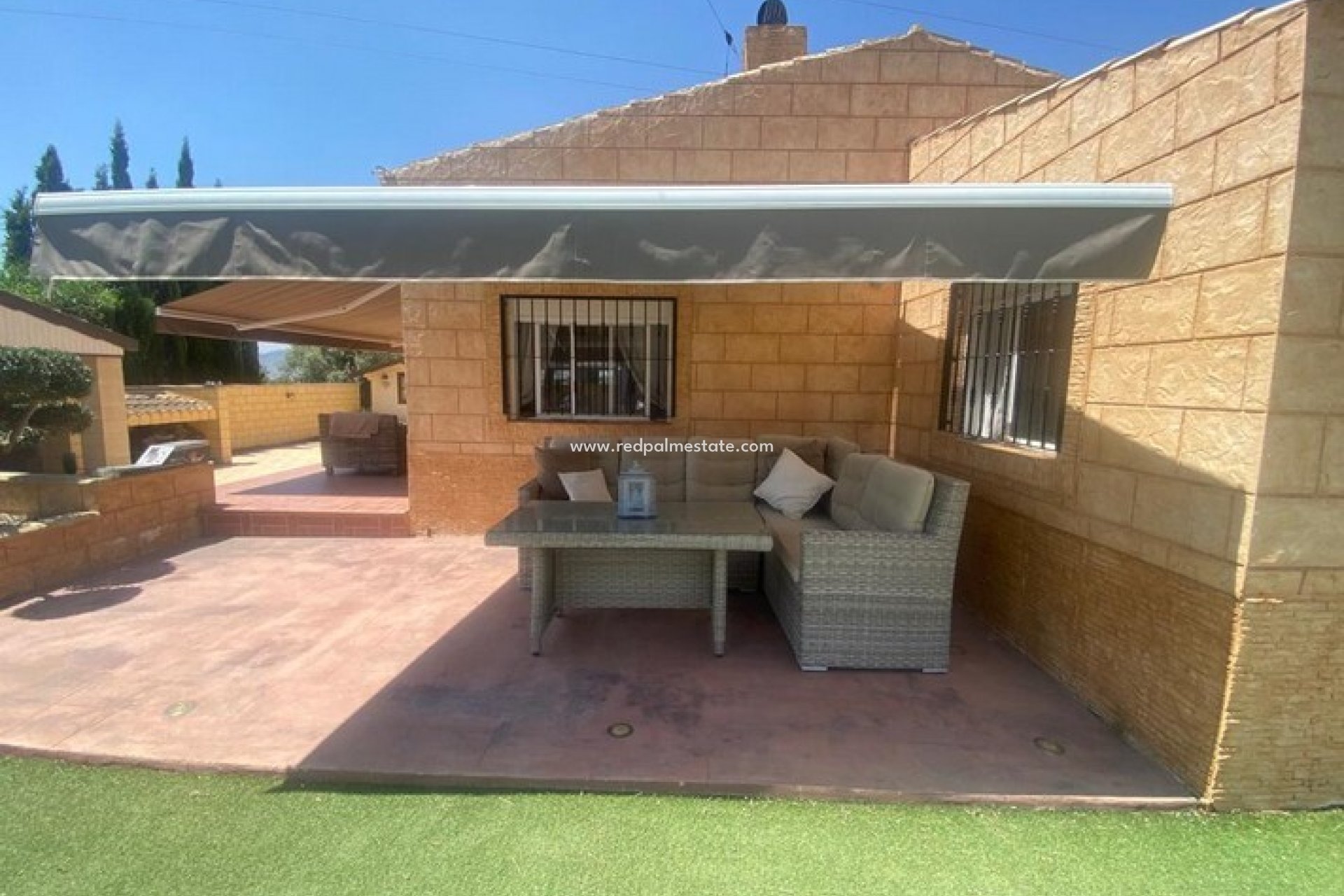 Resale - Finca / Country Property -
Albatera - Inland