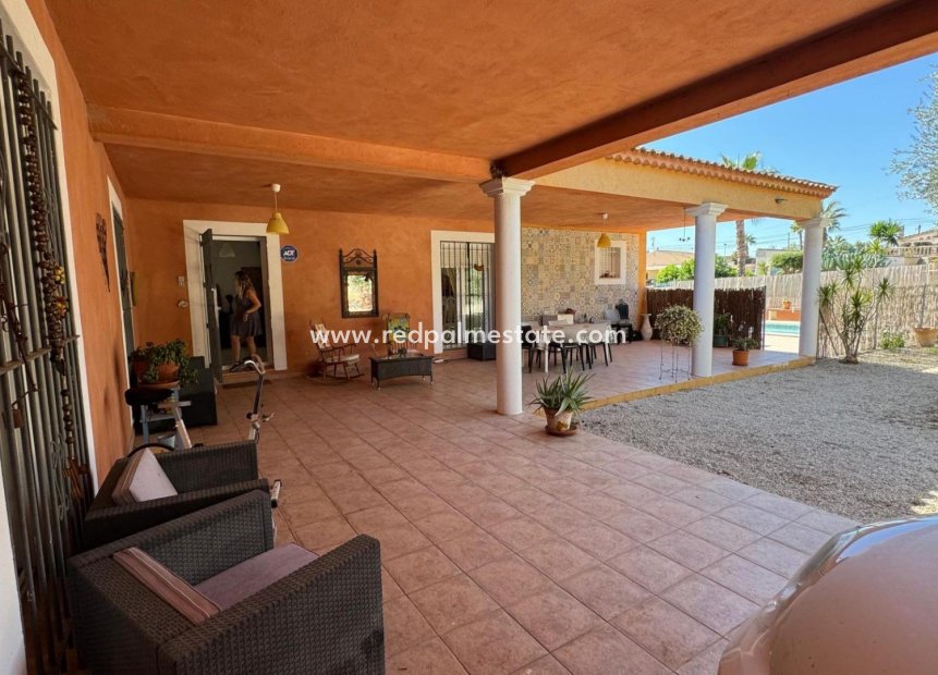 Resale - Finca / Country Property -
Albatera - Inland