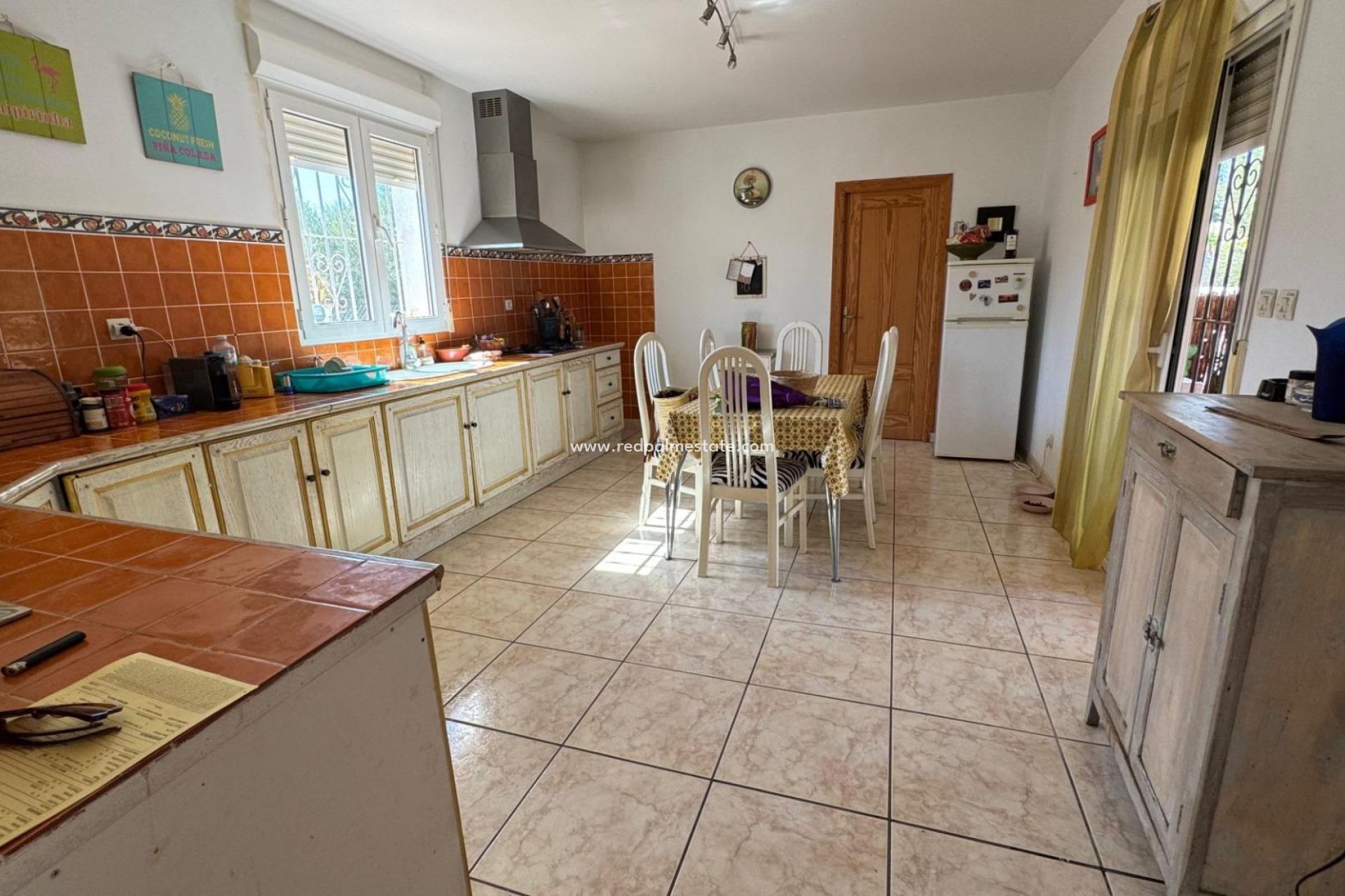 Resale - Finca / Country Property -
Albatera - Inland