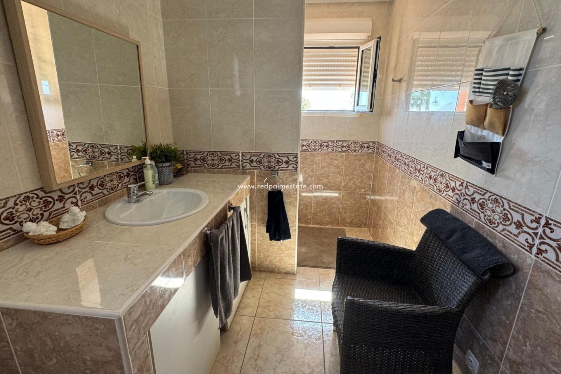 Resale - Finca / Country Property -
Albatera - Inland