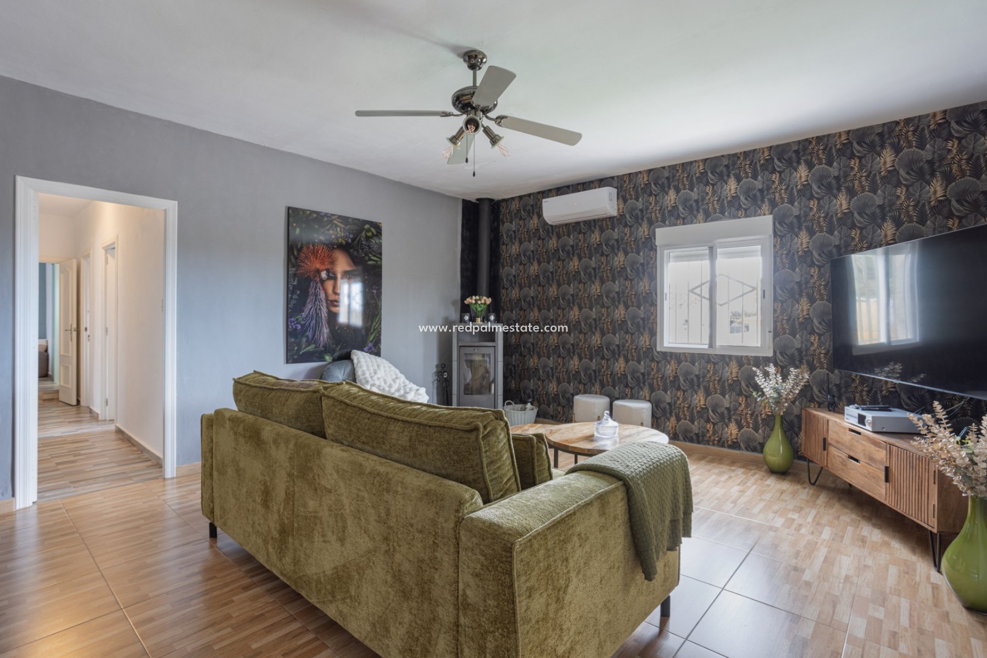 Resale - Finca / Country Property -
Albatera