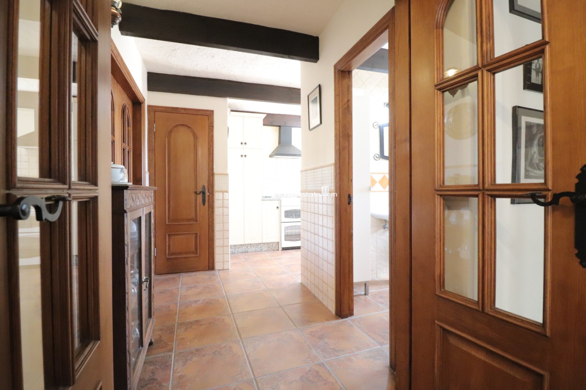 Resale - Finca / Country Property -
Albatera