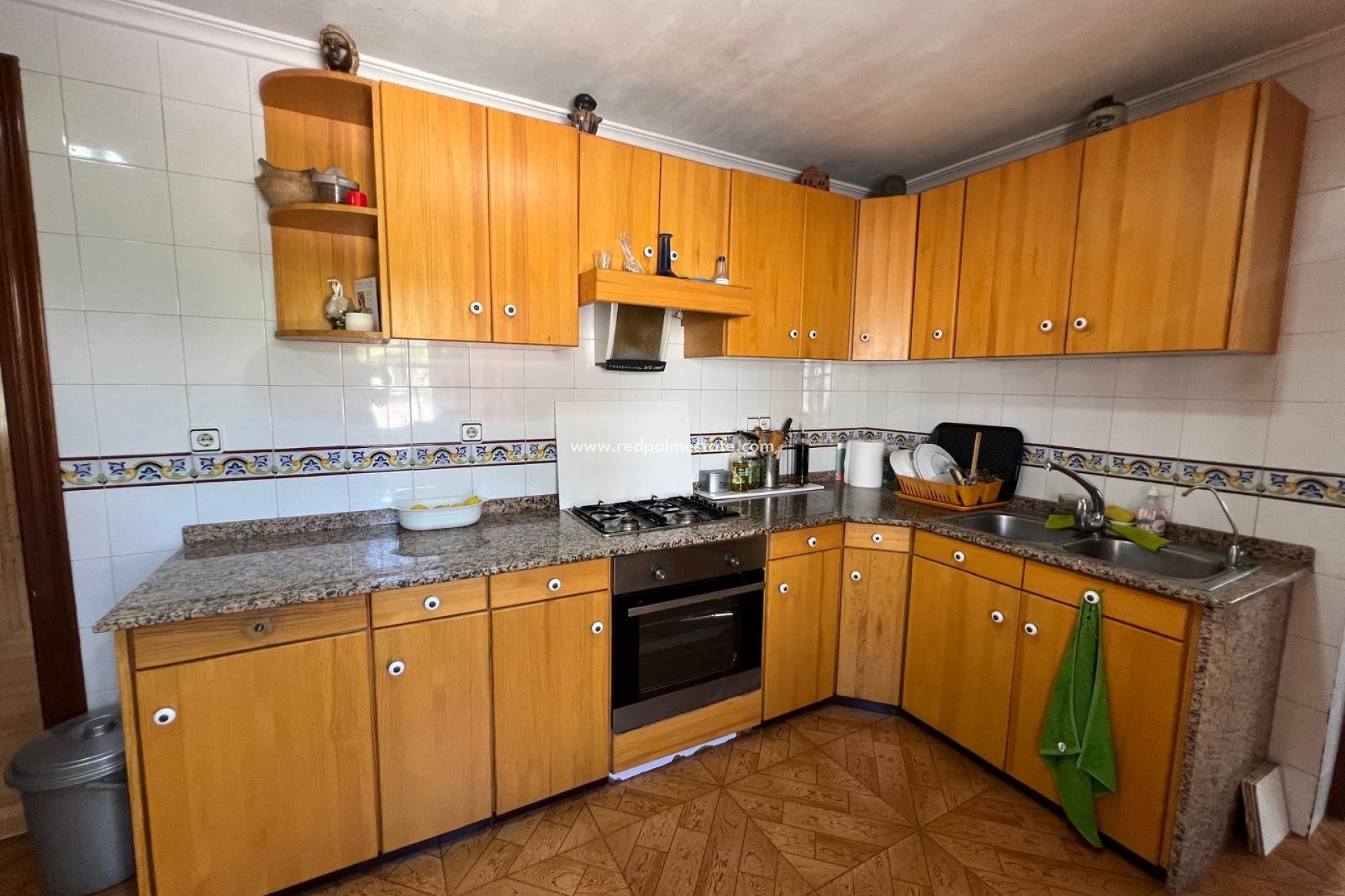 Resale - Finca / Country Property -
Algueña - Inland