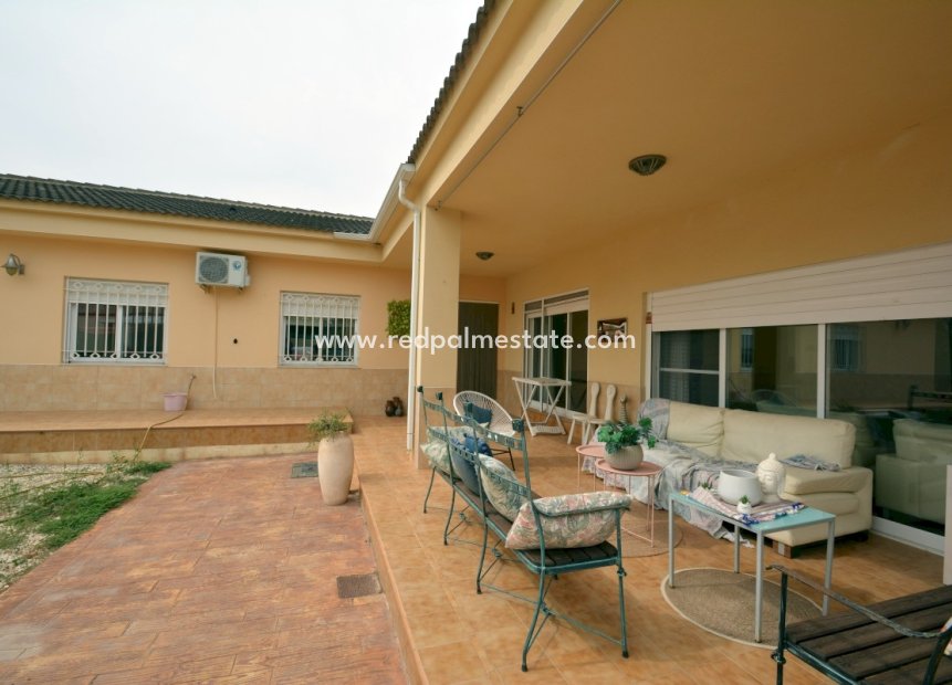 Resale - Finca / Country Property -
Almoradí - Inland