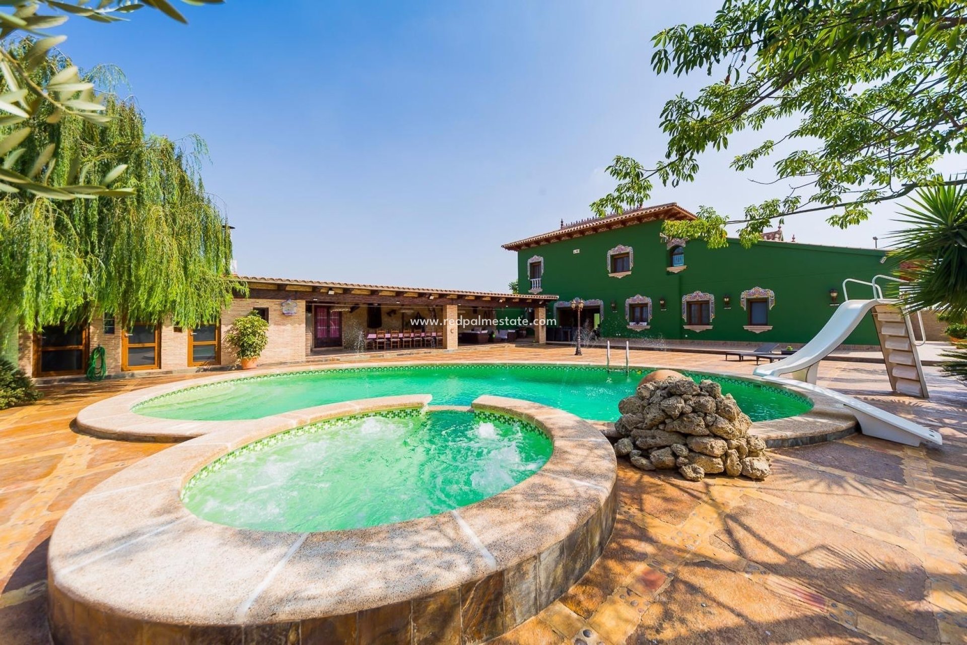 Resale - Finca / Country Property -
Almoradí - Inland
