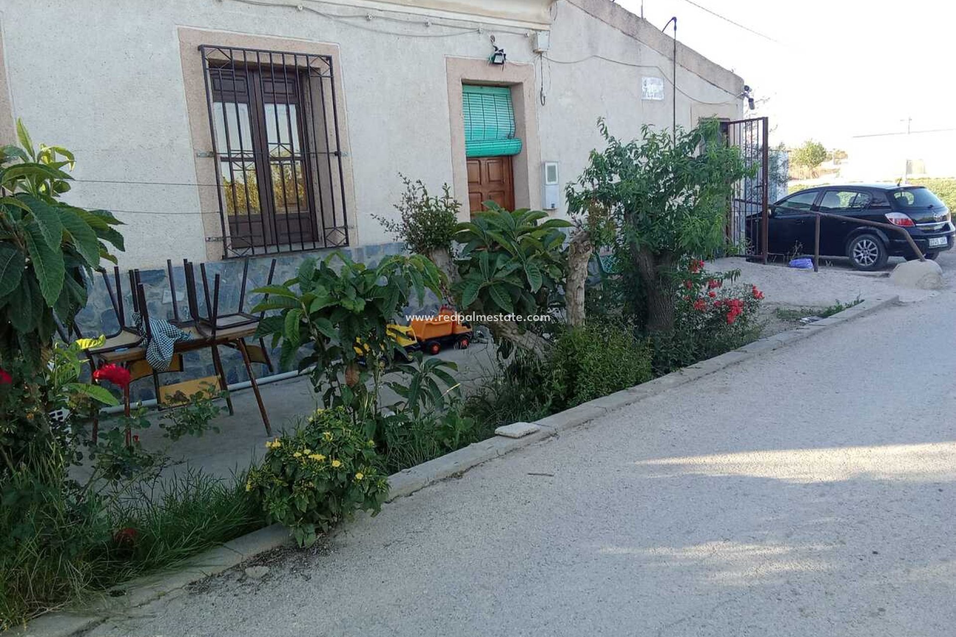 Resale - Finca / Country Property -
Arneva - LOS DESAMPARADOS