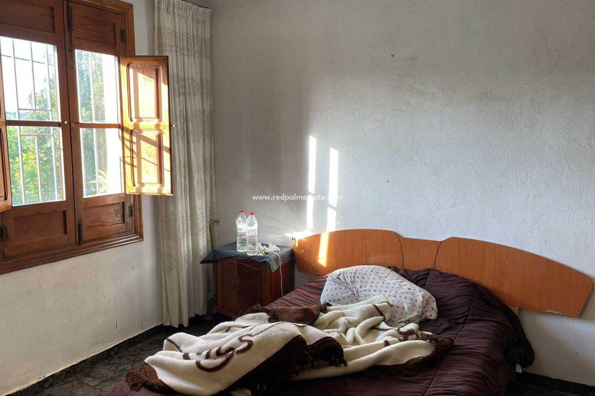 Resale - Finca / Country Property -
Arneva - LOS DESAMPARADOS