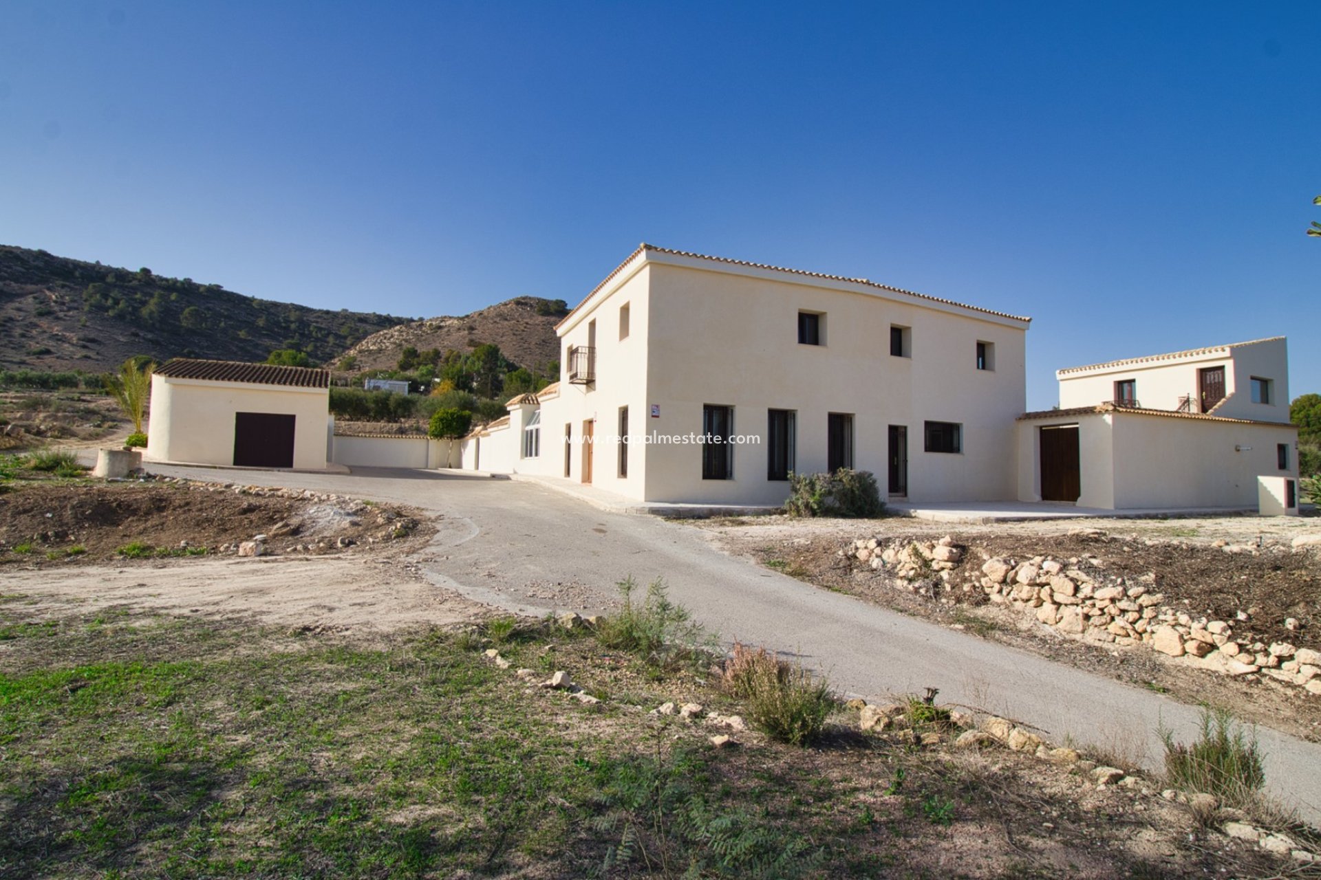 Resale - Finca / Country Property -
Aspe