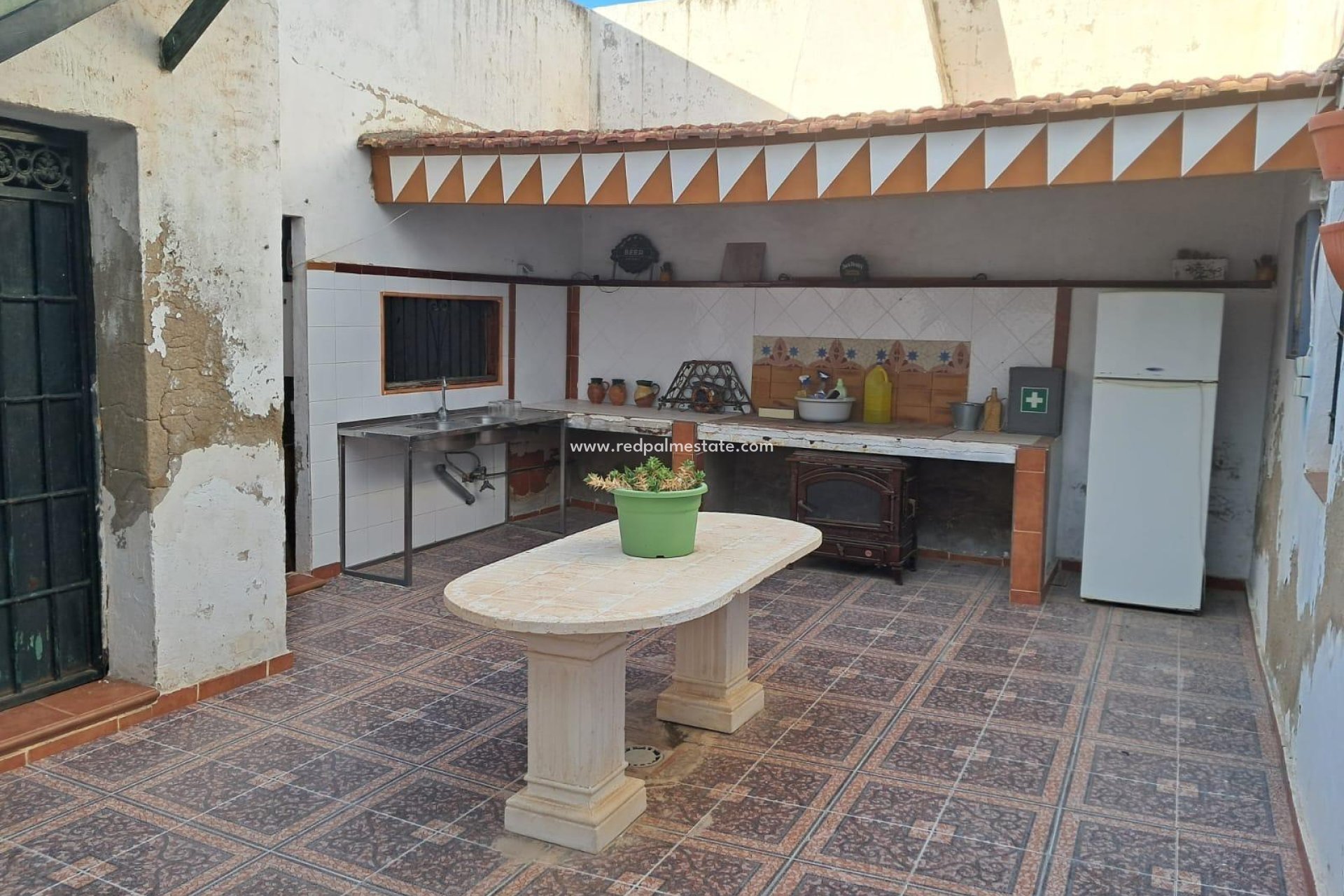 Resale - Finca / Country Property -
Benejúzar