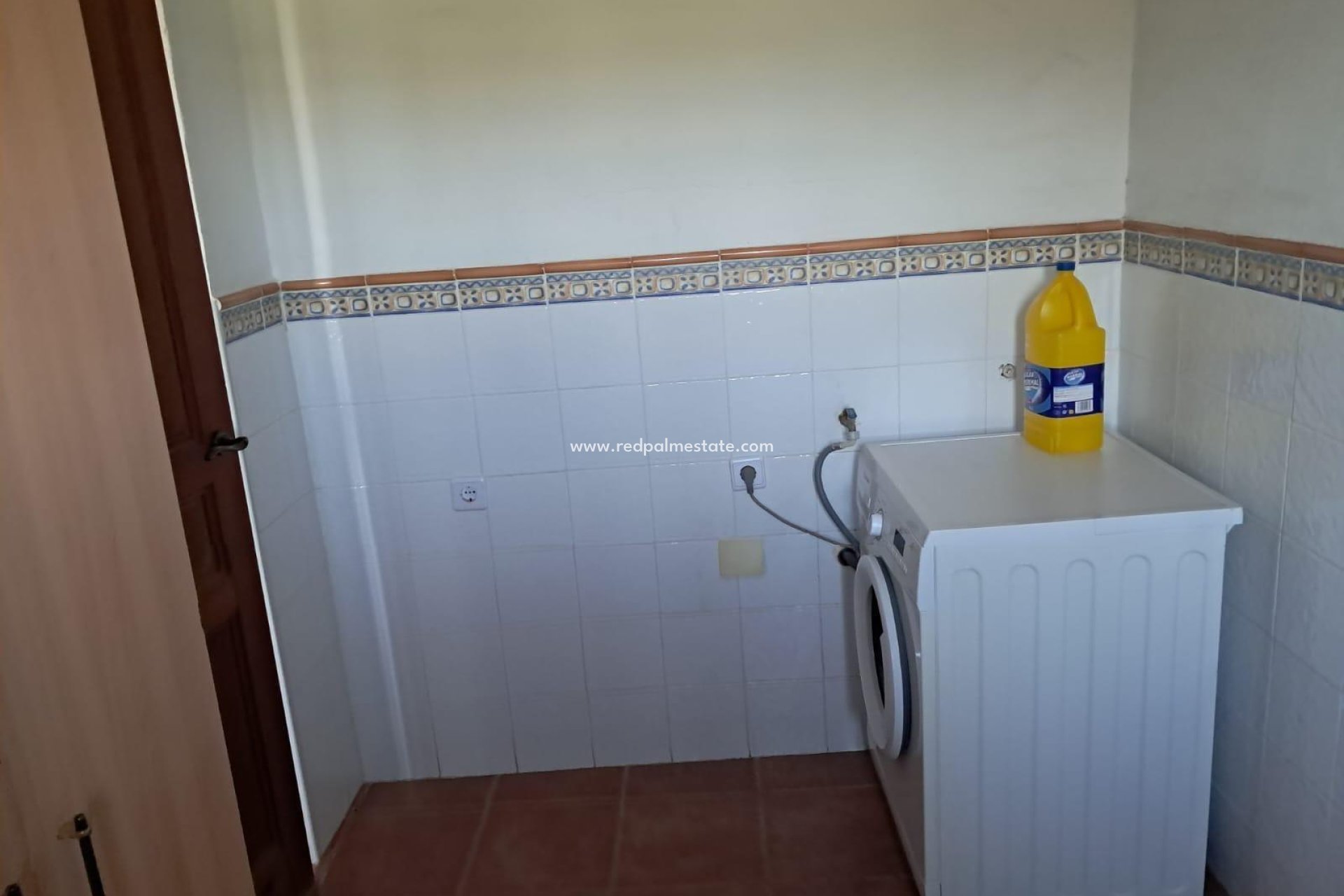 Resale - Finca / Country Property -
Benejúzar