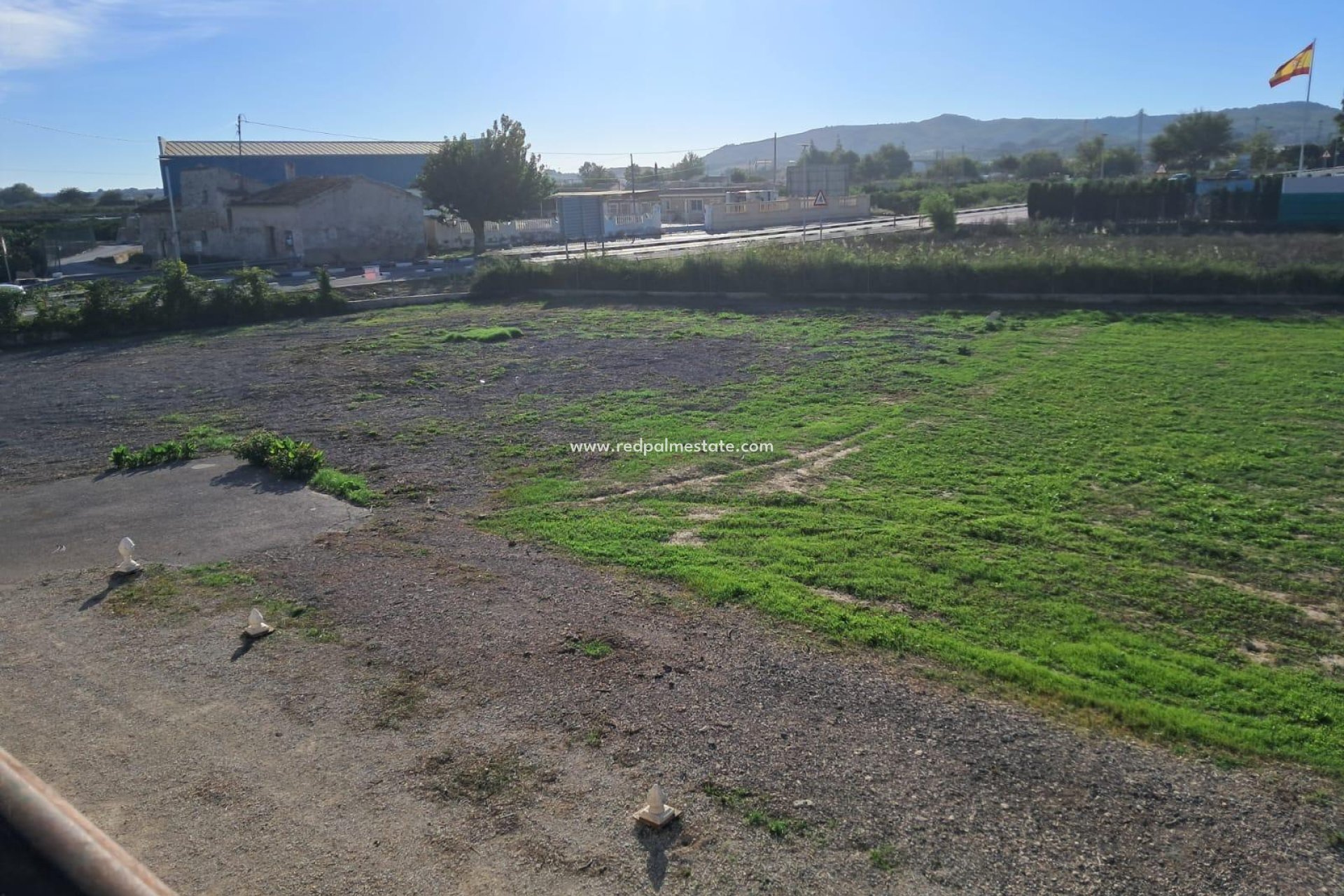 Resale - Finca / Country Property -
Benejúzar