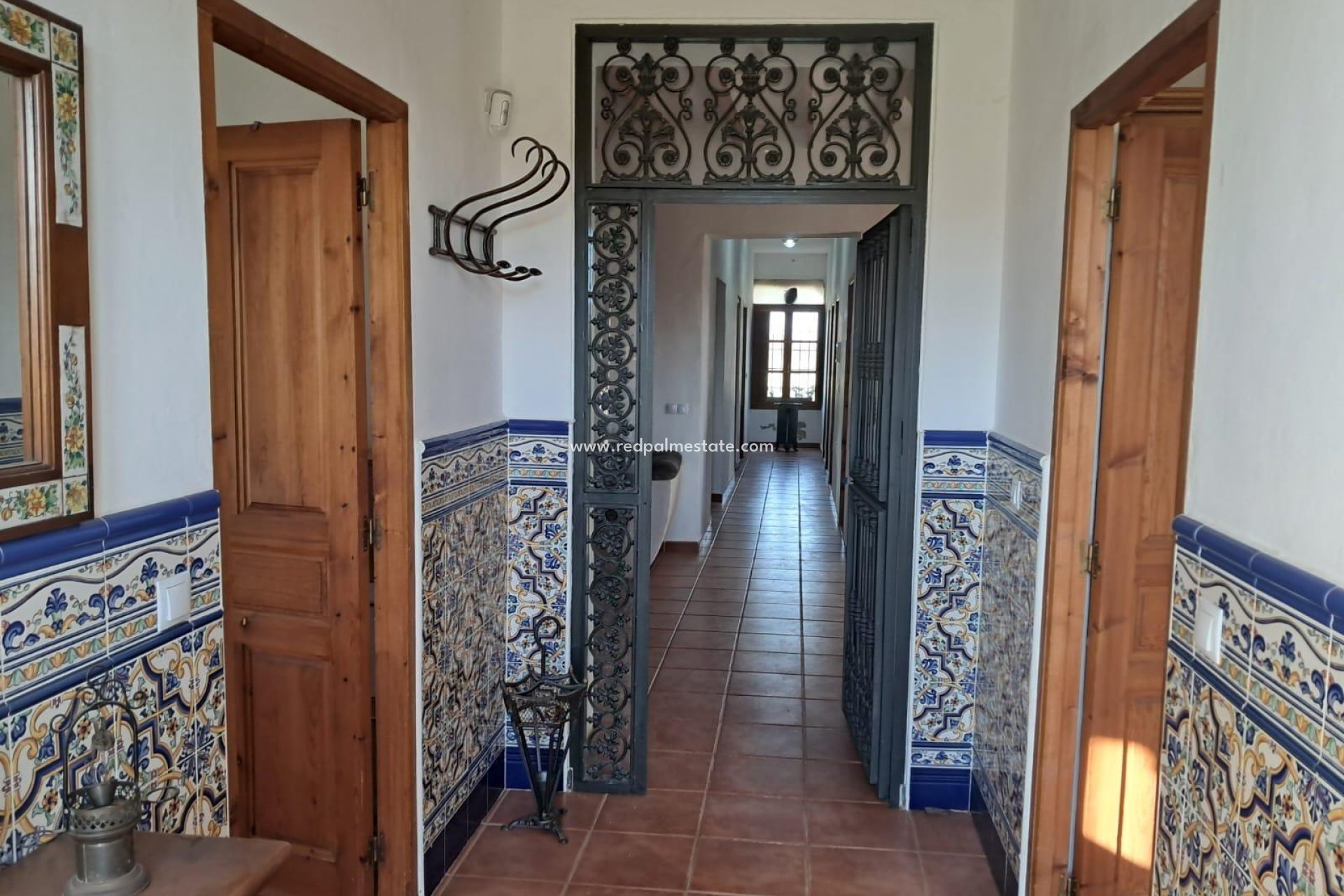 Resale - Finca / Country Property -
Benejúzar