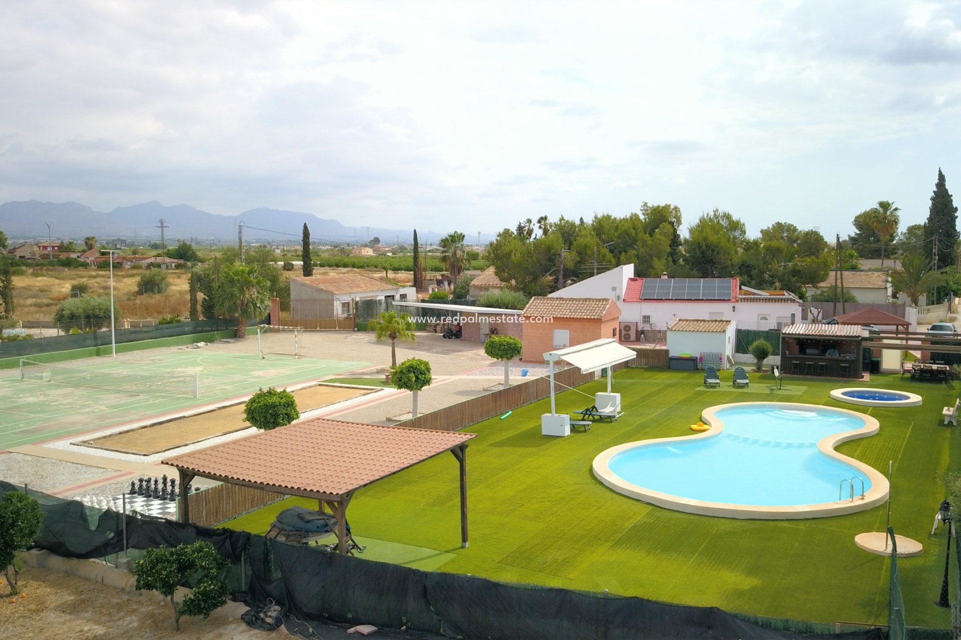 Resale - Finca / Country Property -
Benferri