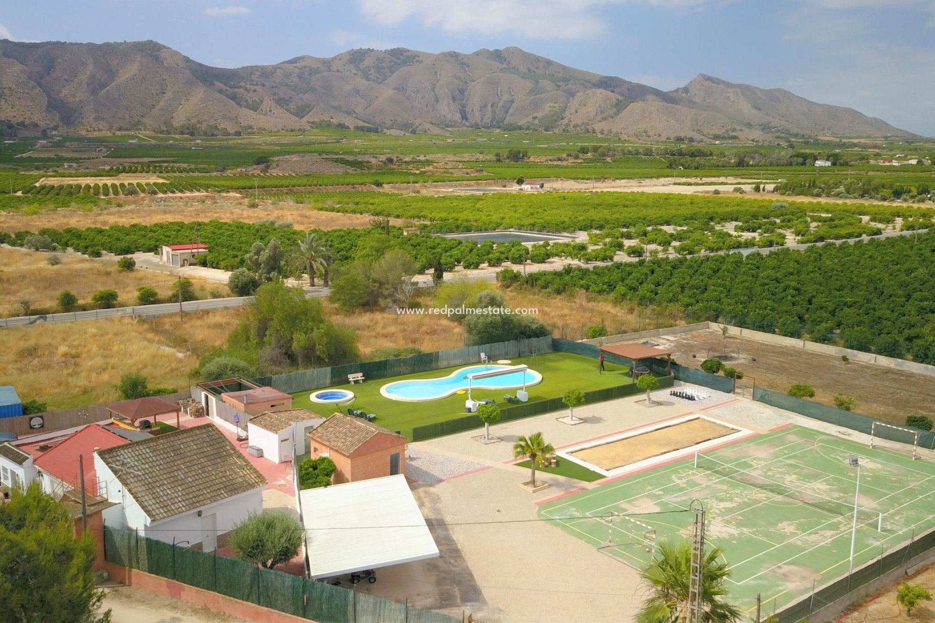 Resale - Finca / Country Property -
Benferri