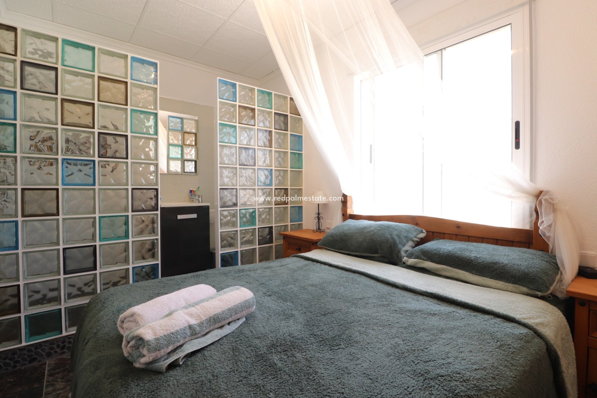 Resale - Finca / Country Property -
Benferri