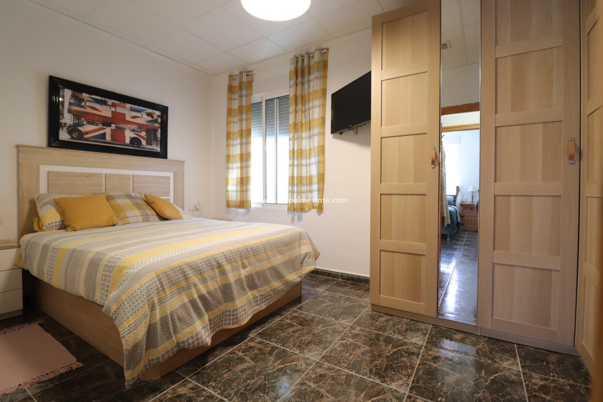 Resale - Finca / Country Property -
Benferri