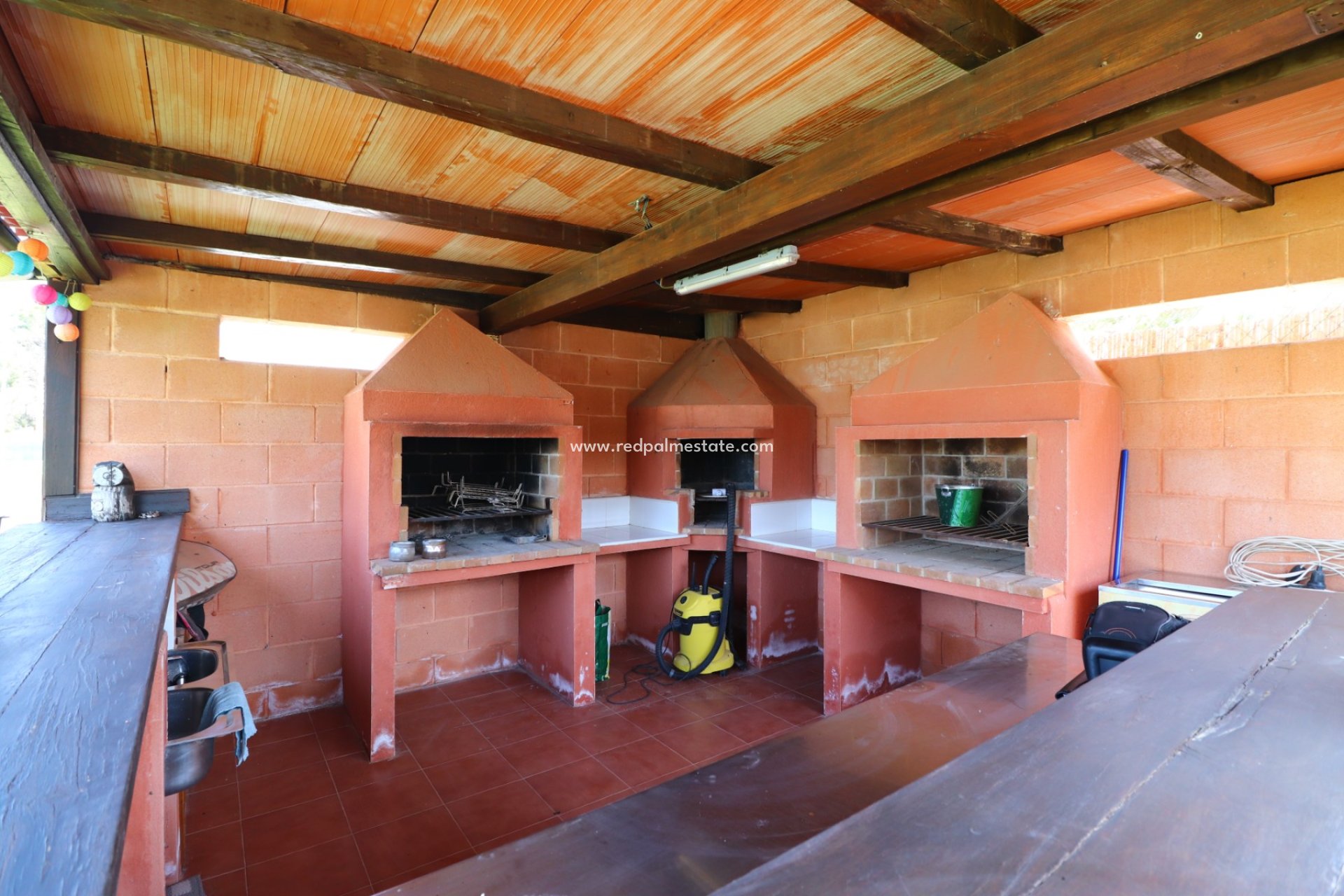 Resale - Finca / Country Property -
Benferri