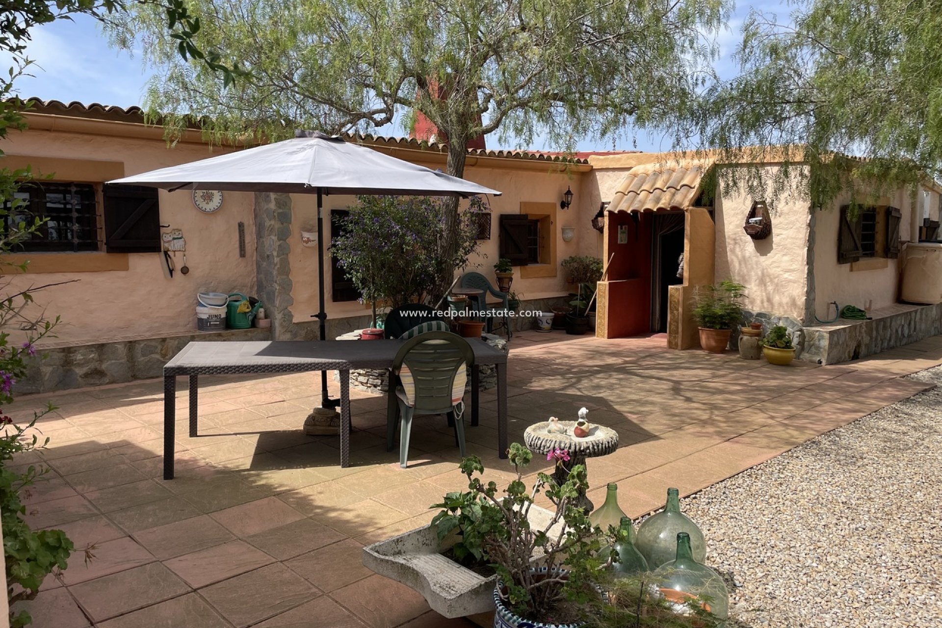 Resale - Finca / Country Property -
Cartagena