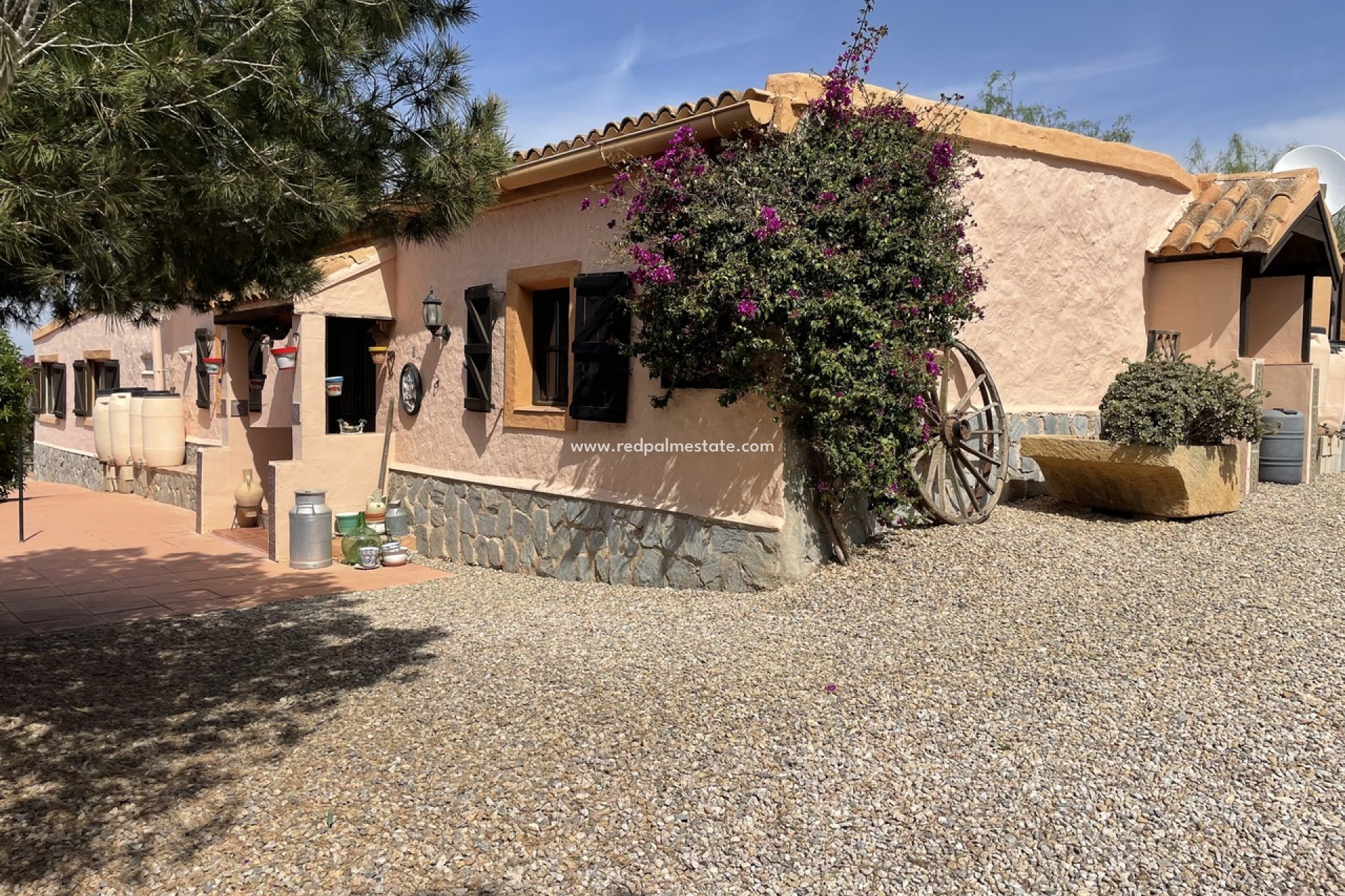 Resale - Finca / Country Property -
Cartagena