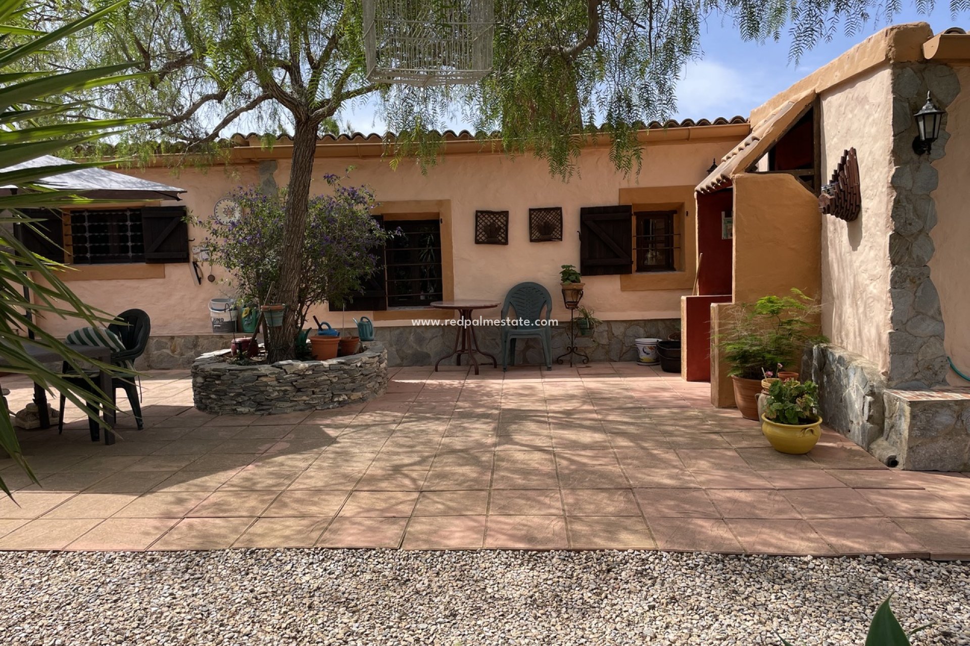 Resale - Finca / Country Property -
Cartagena