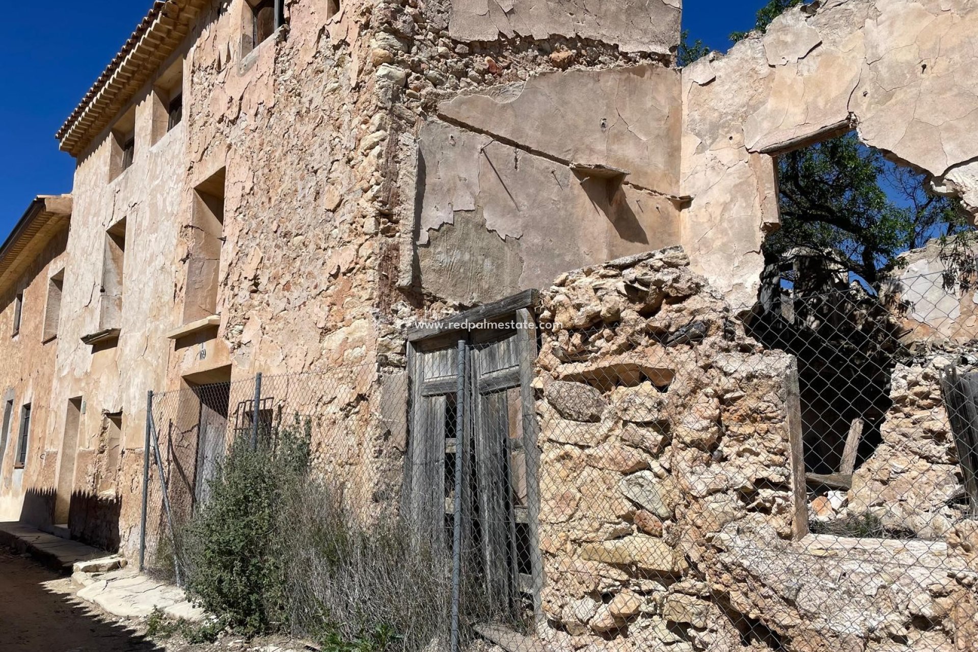 Resale - Finca / Country Property -
Casas del Senor - Inland