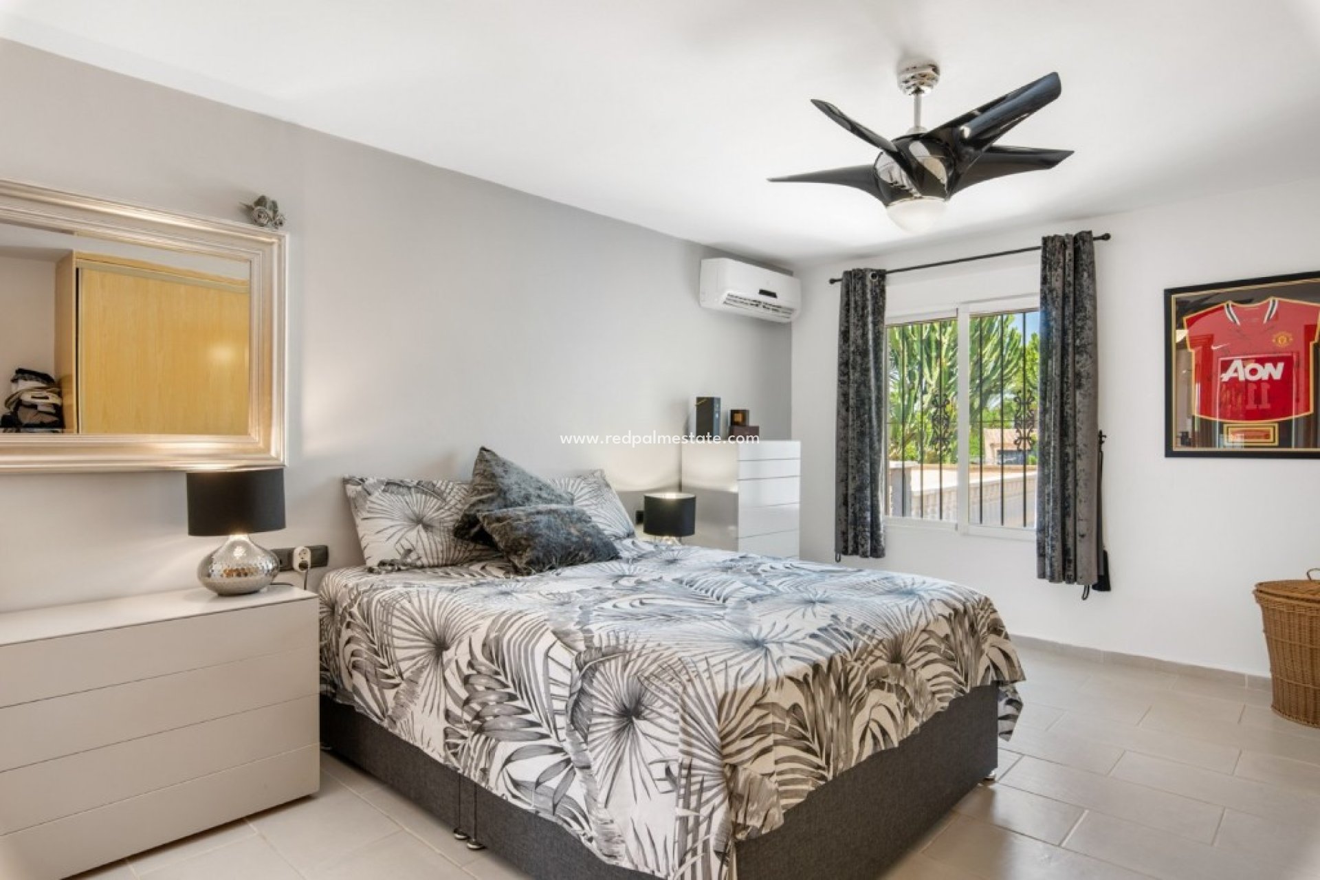 Resale - Finca / Country Property -
Catral