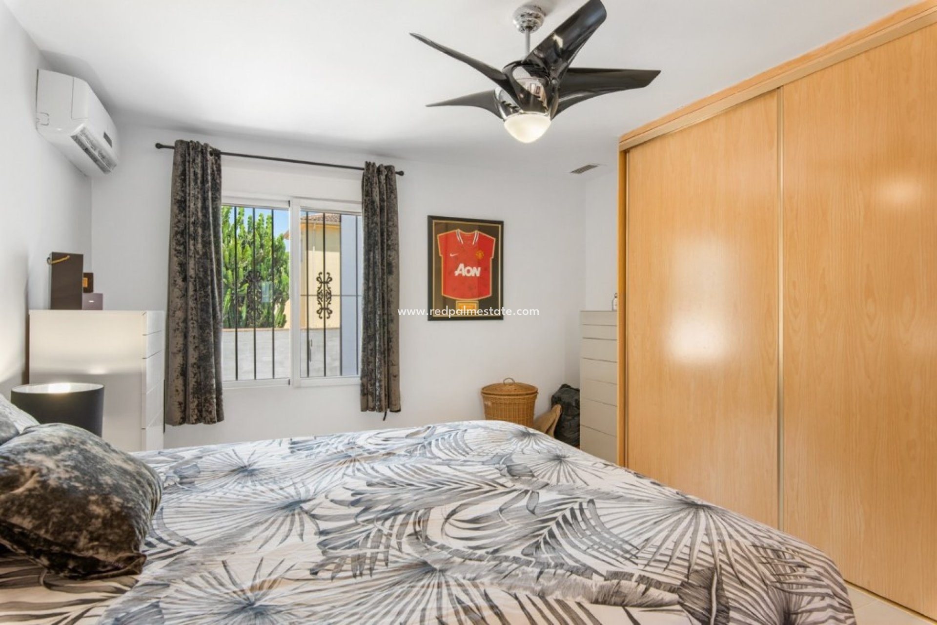 Resale - Finca / Country Property -
Catral