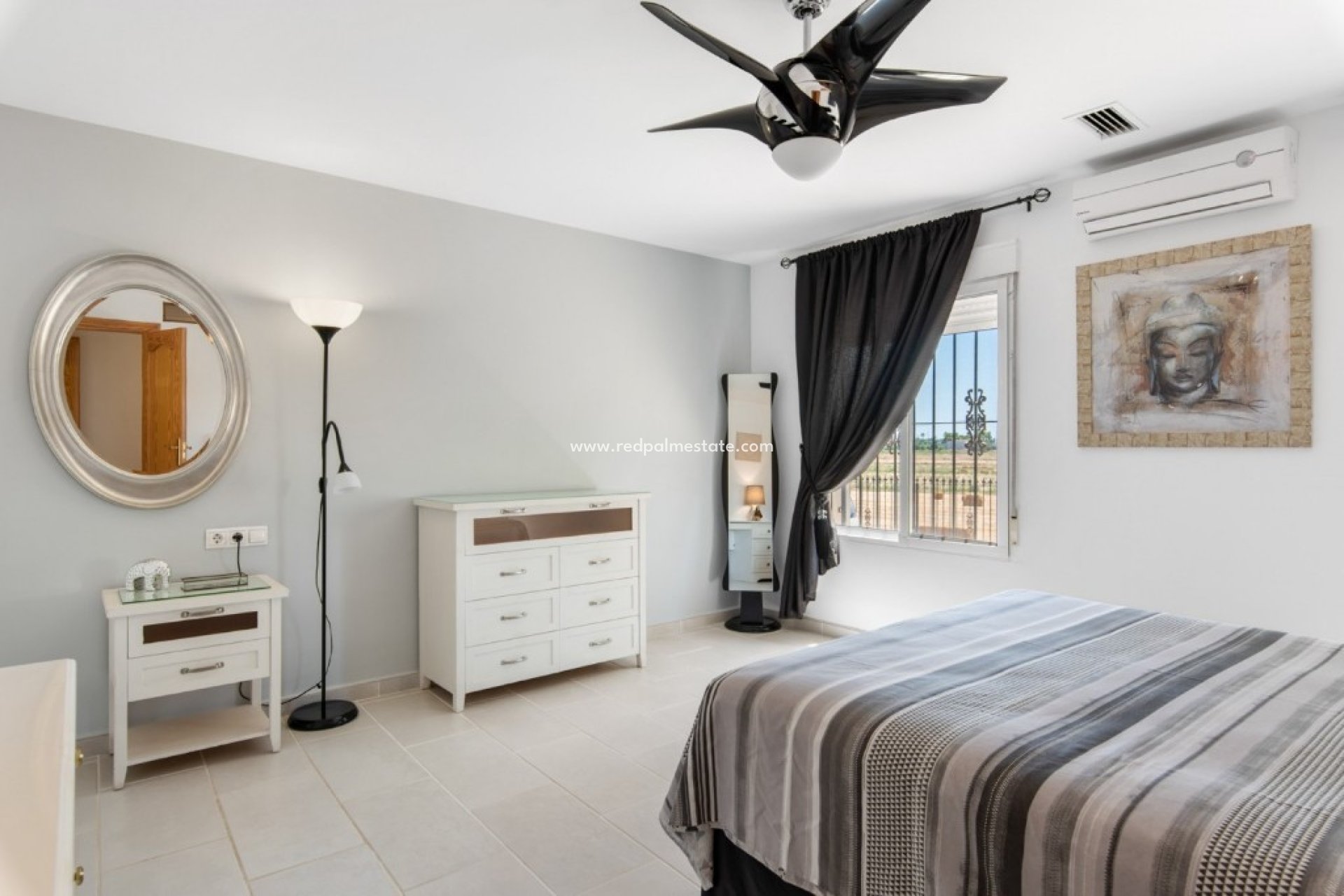 Resale - Finca / Country Property -
Catral