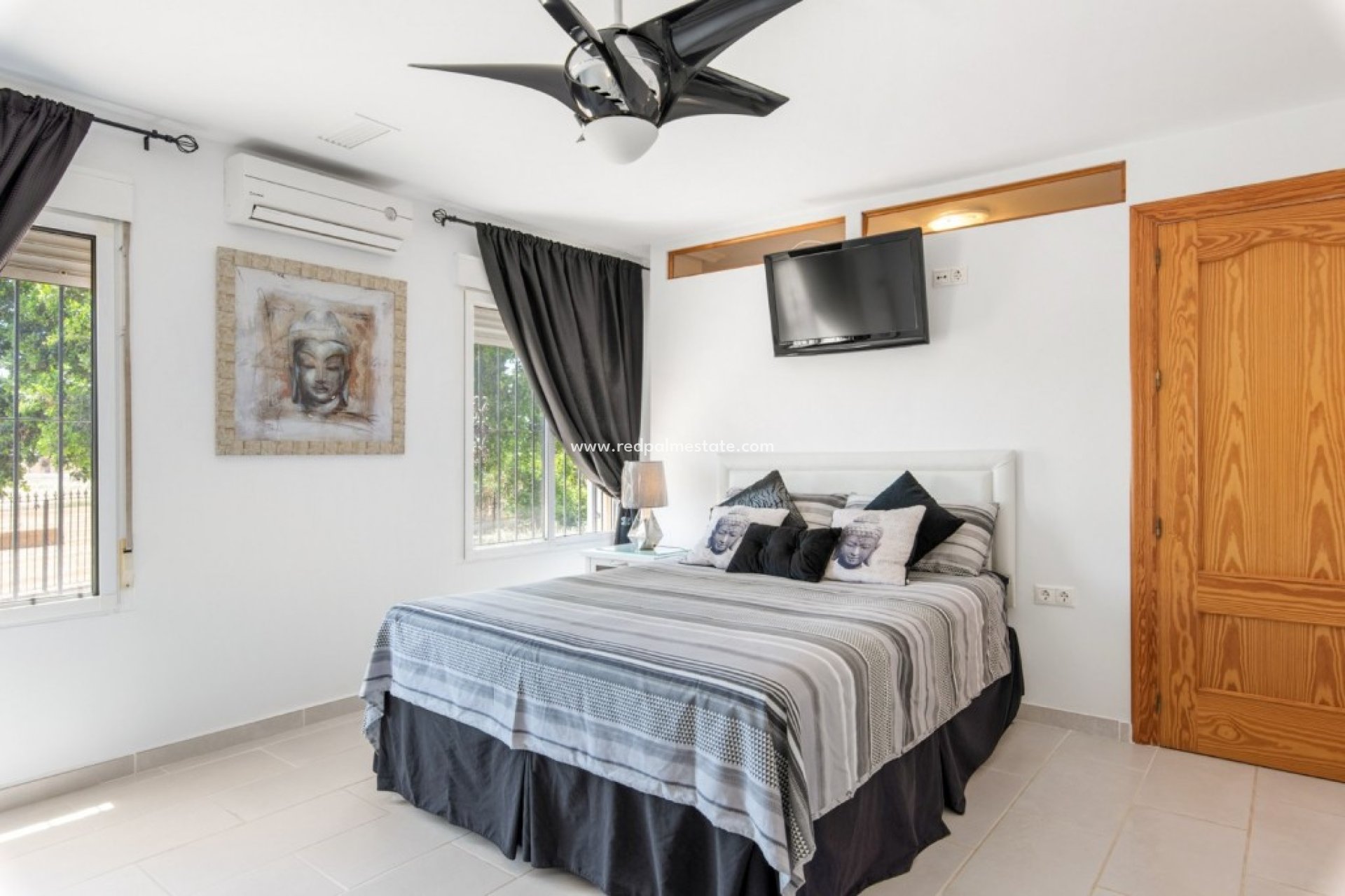 Resale - Finca / Country Property -
Catral