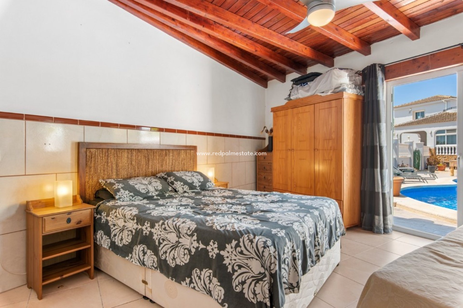 Resale - Finca / Country Property -
Catral