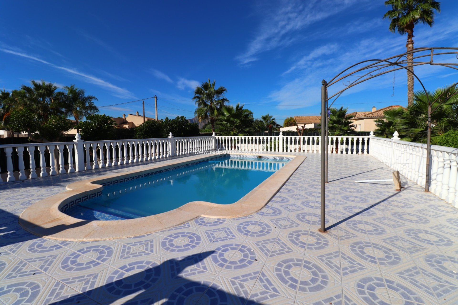 Resale - Finca / Country Property -
Catral