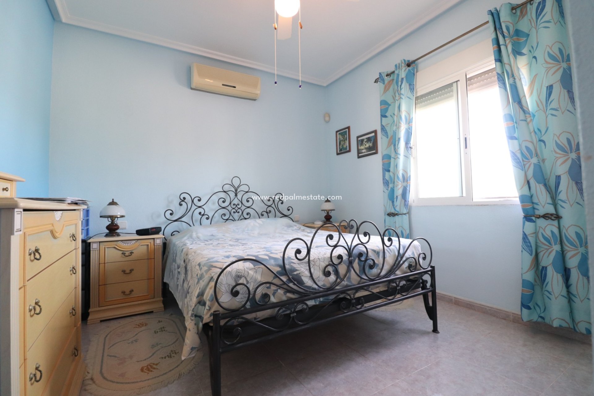 Resale - Finca / Country Property -
Catral