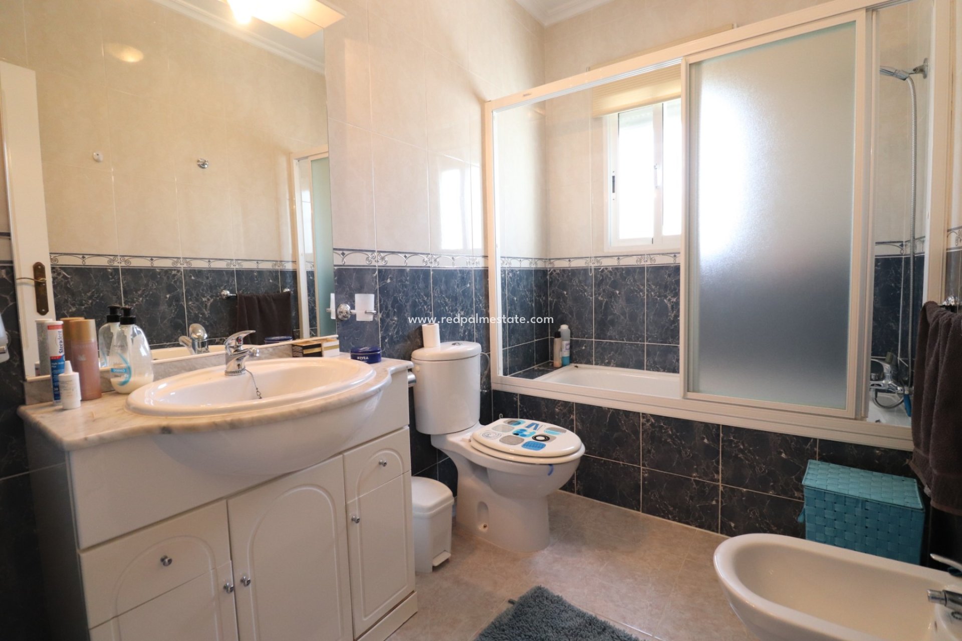 Resale - Finca / Country Property -
Catral