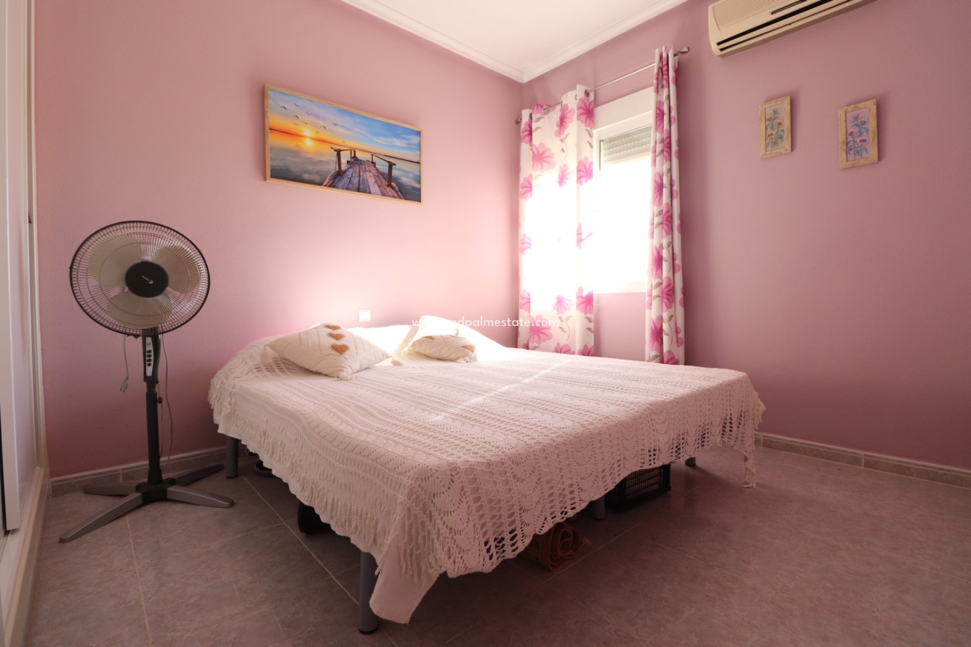 Resale - Finca / Country Property -
Catral