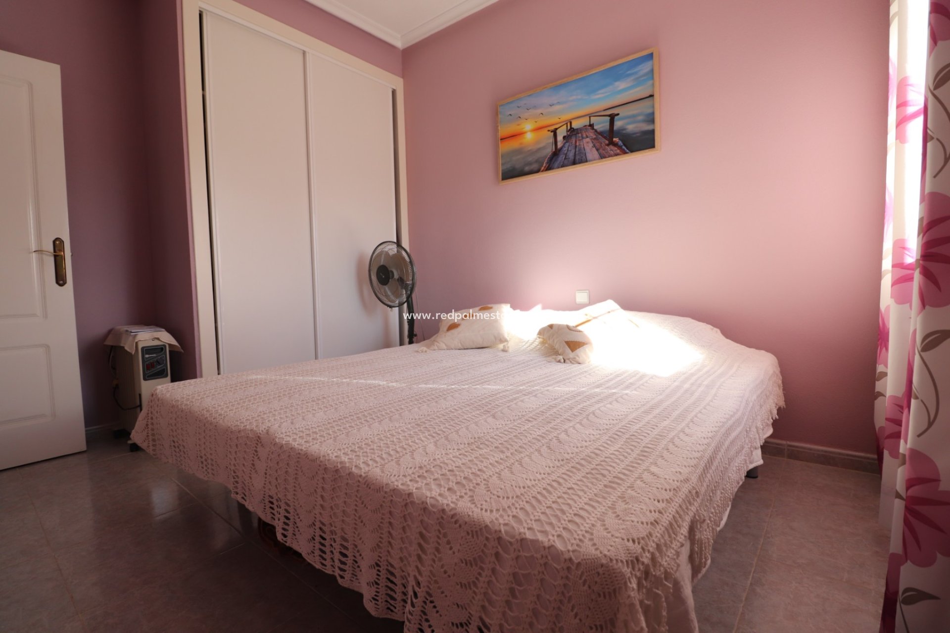 Resale - Finca / Country Property -
Catral