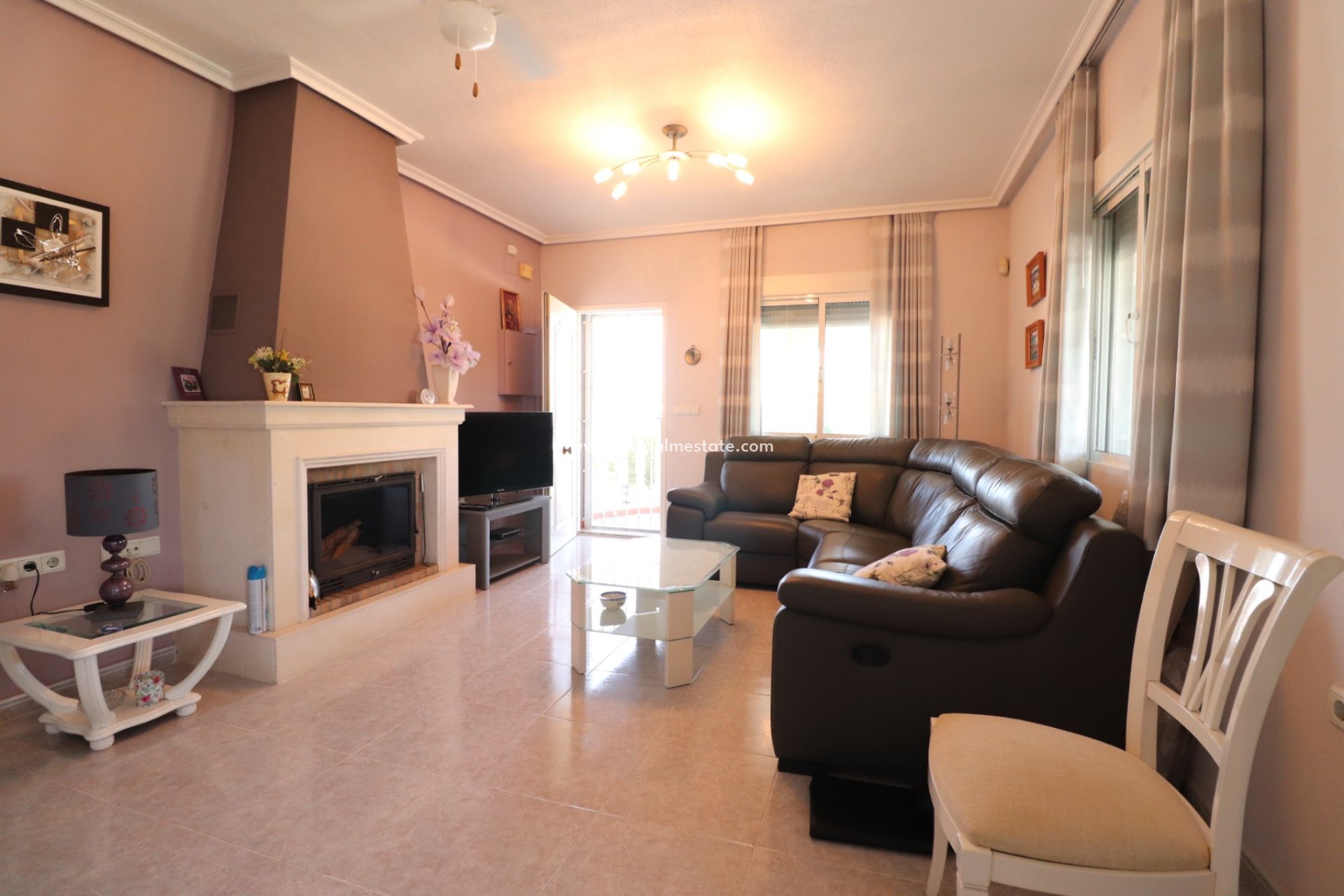 Resale - Finca / Country Property -
Catral