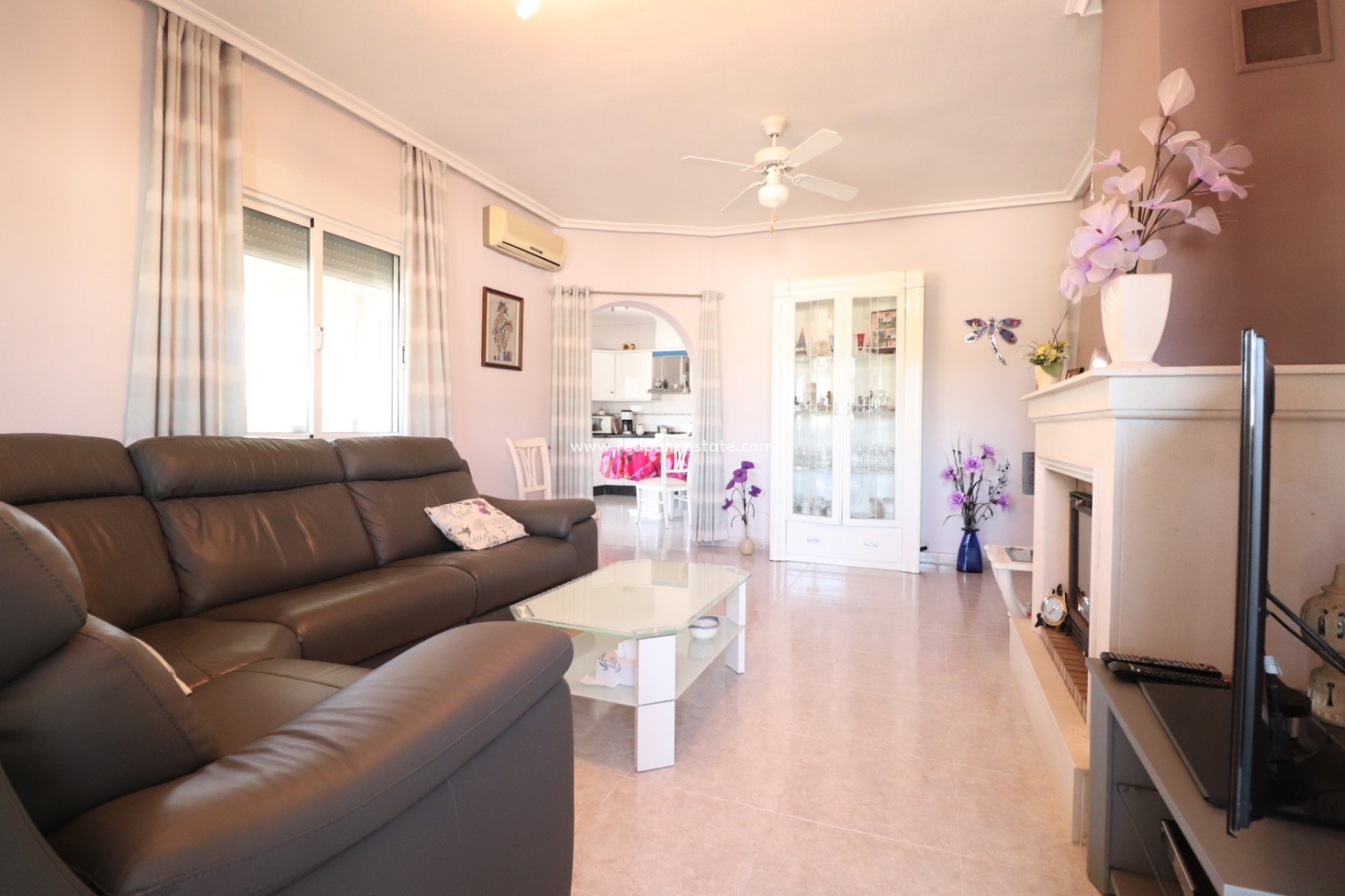 Resale - Finca / Country Property -
Catral